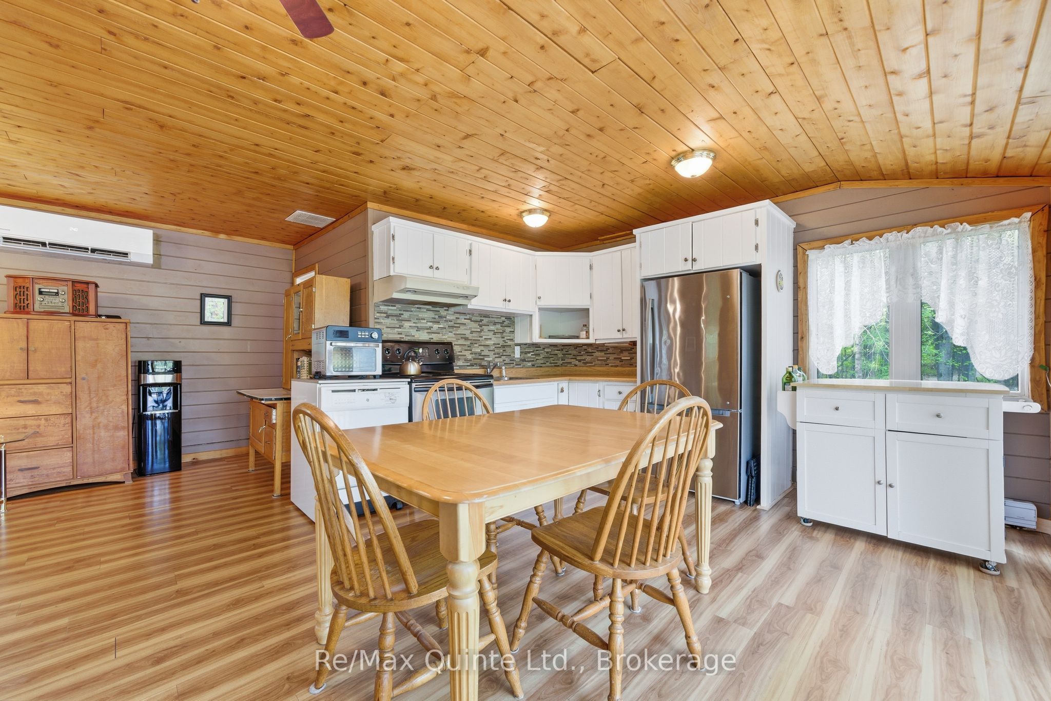 122 Cottage Lane Property Photo 9