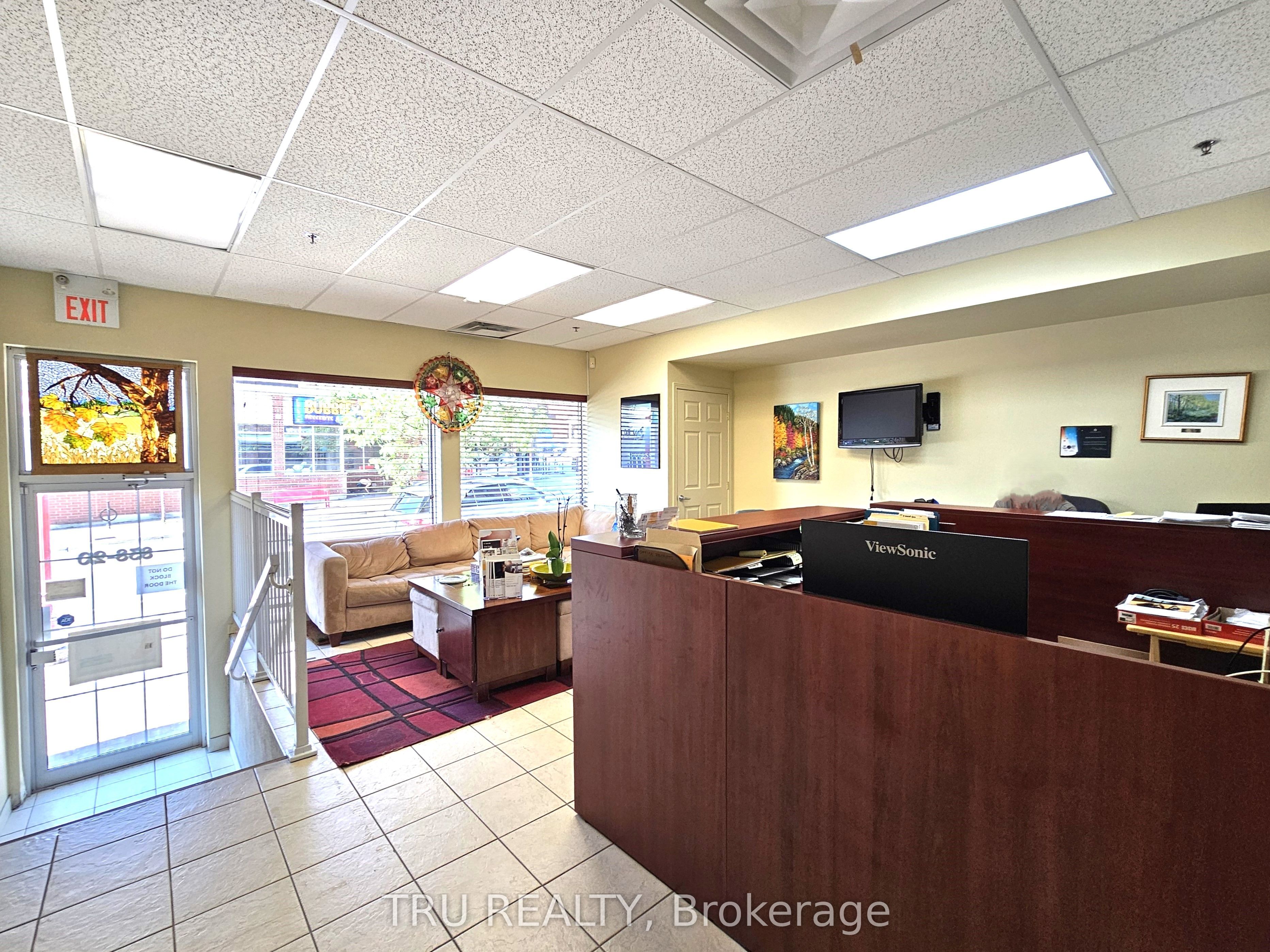 838 Somerset Street W 20 Property Photo 6