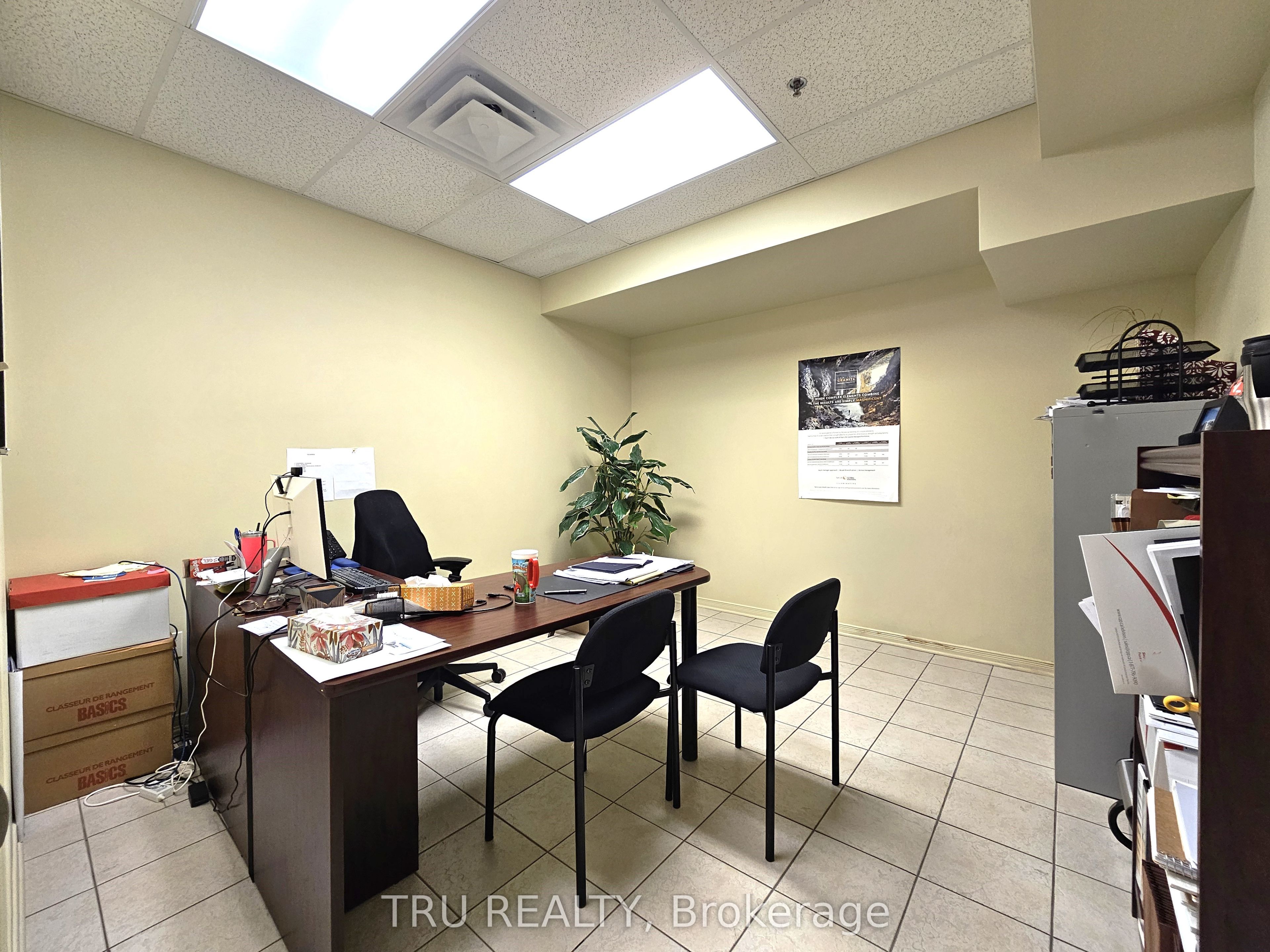 838 Somerset Street W 20 Property Photo 11