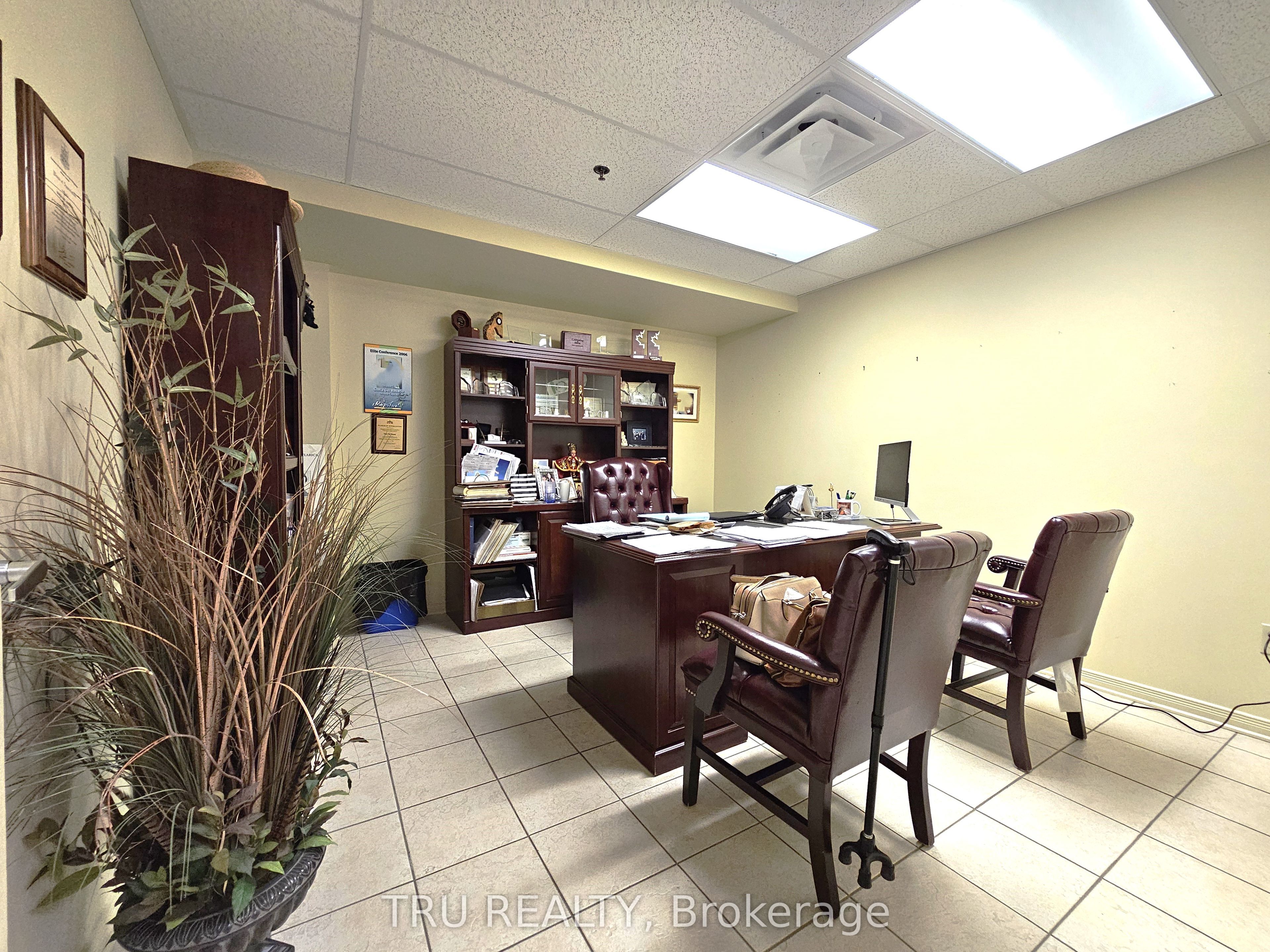838 Somerset Street W 20 Property Photo 15