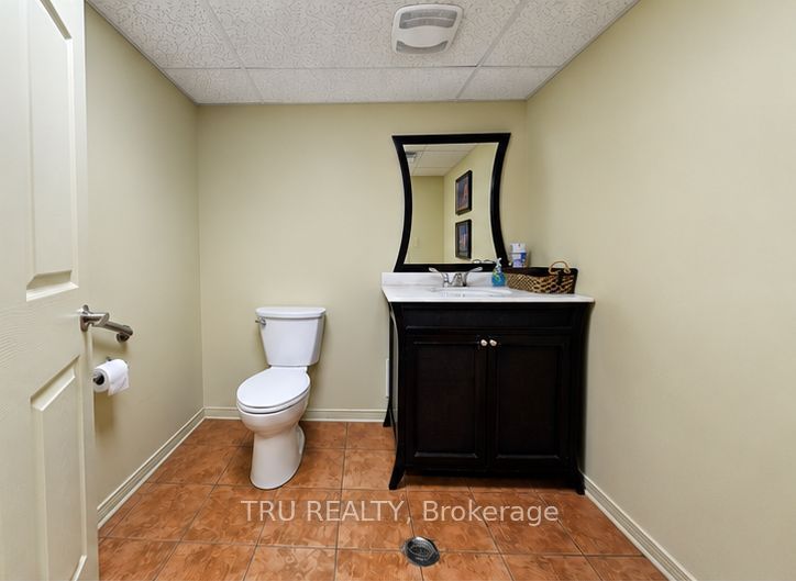 838 Somerset Street W 20 Property Photo 17