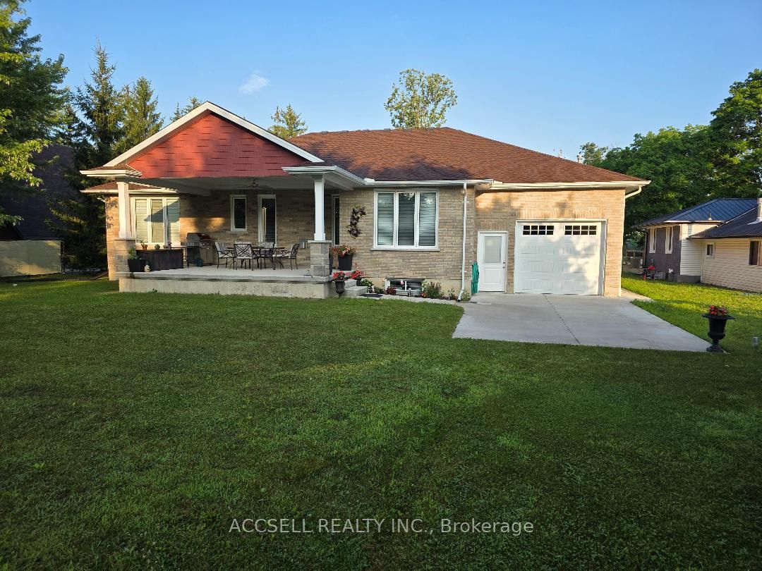 750 St. Clair Parkway Property Photo 3