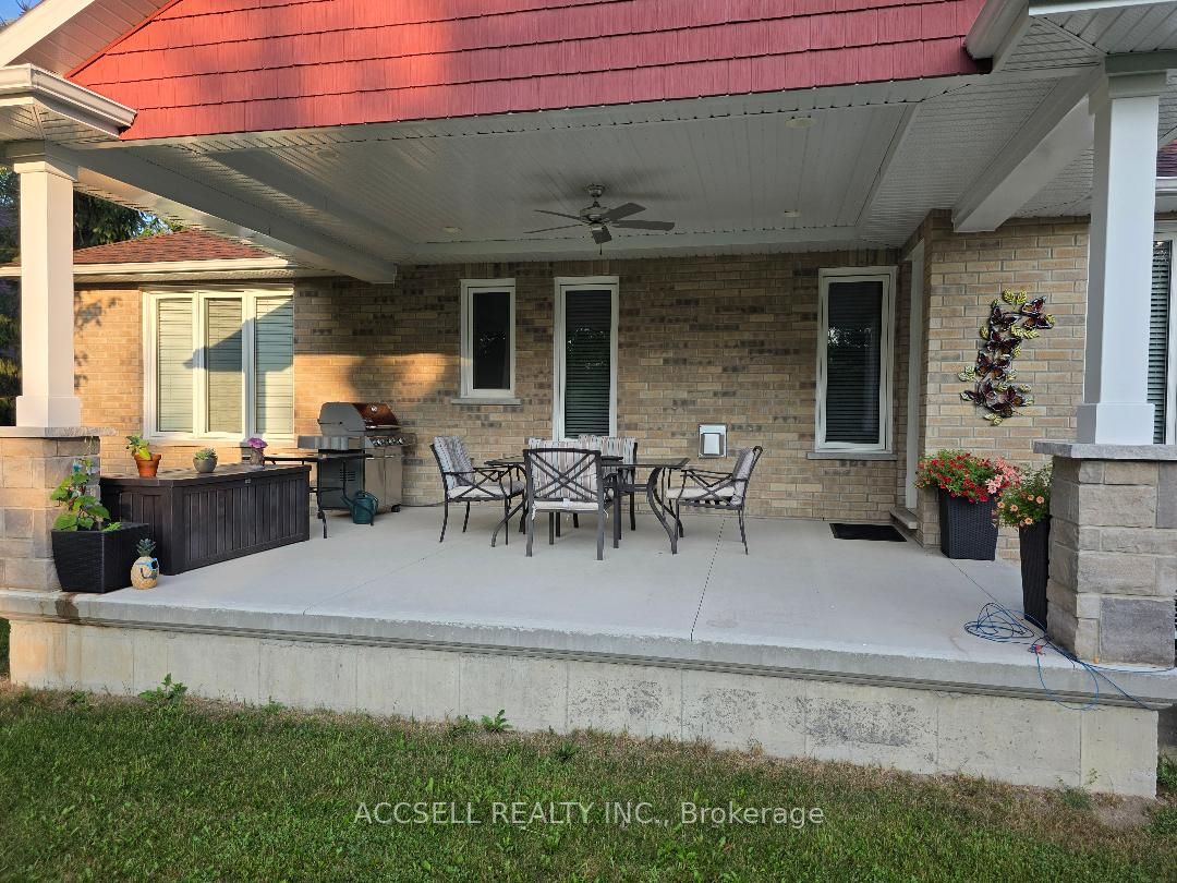 750 St. Clair Parkway Property Photo 17