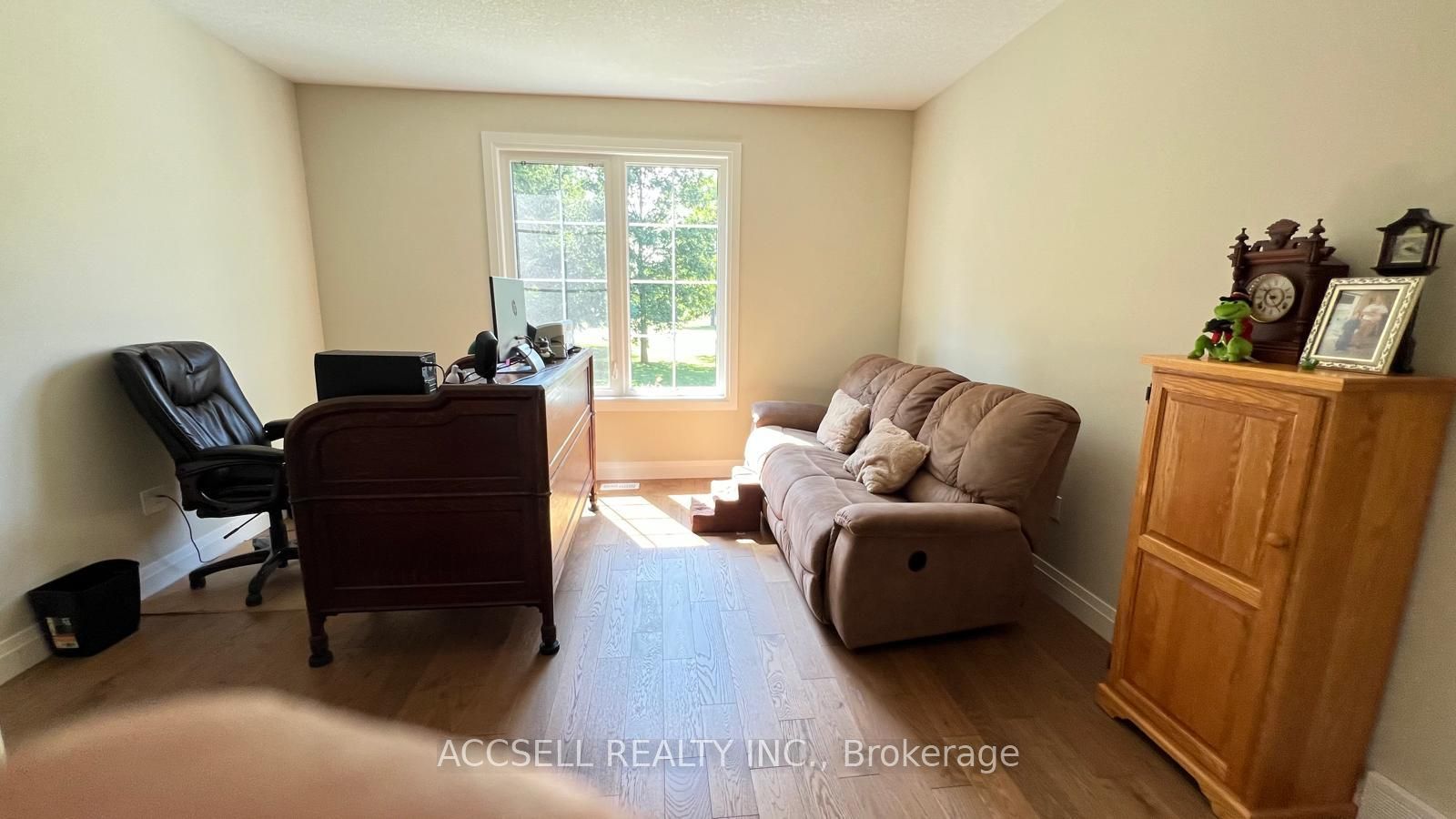 750 St. Clair Parkway Property Photo 18