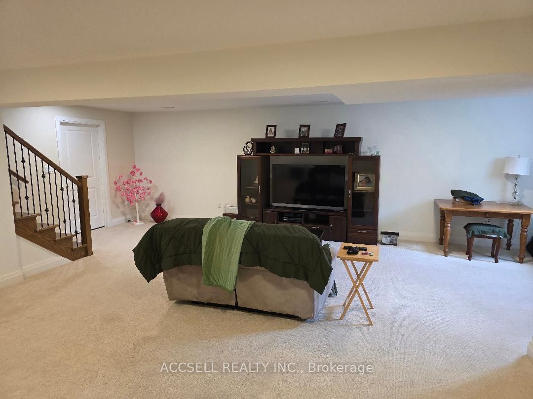 750 St. Clair Parkway Property Photo 27