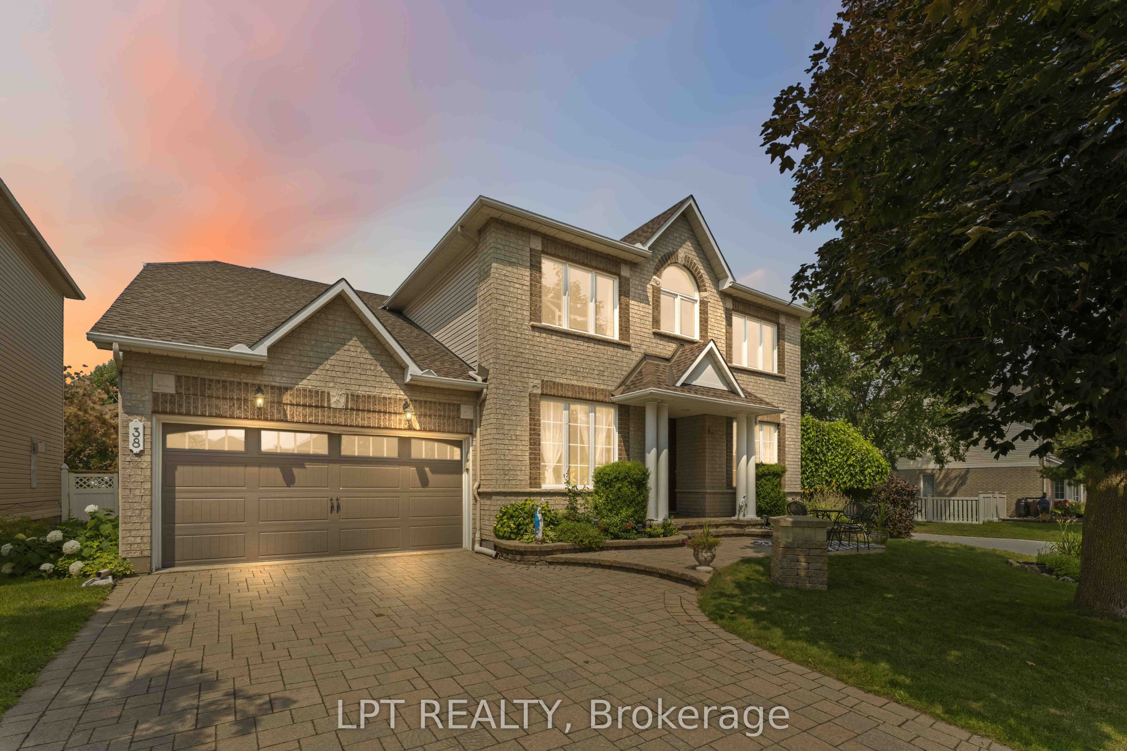 38 Crosspointe Avenue Property Photo 1