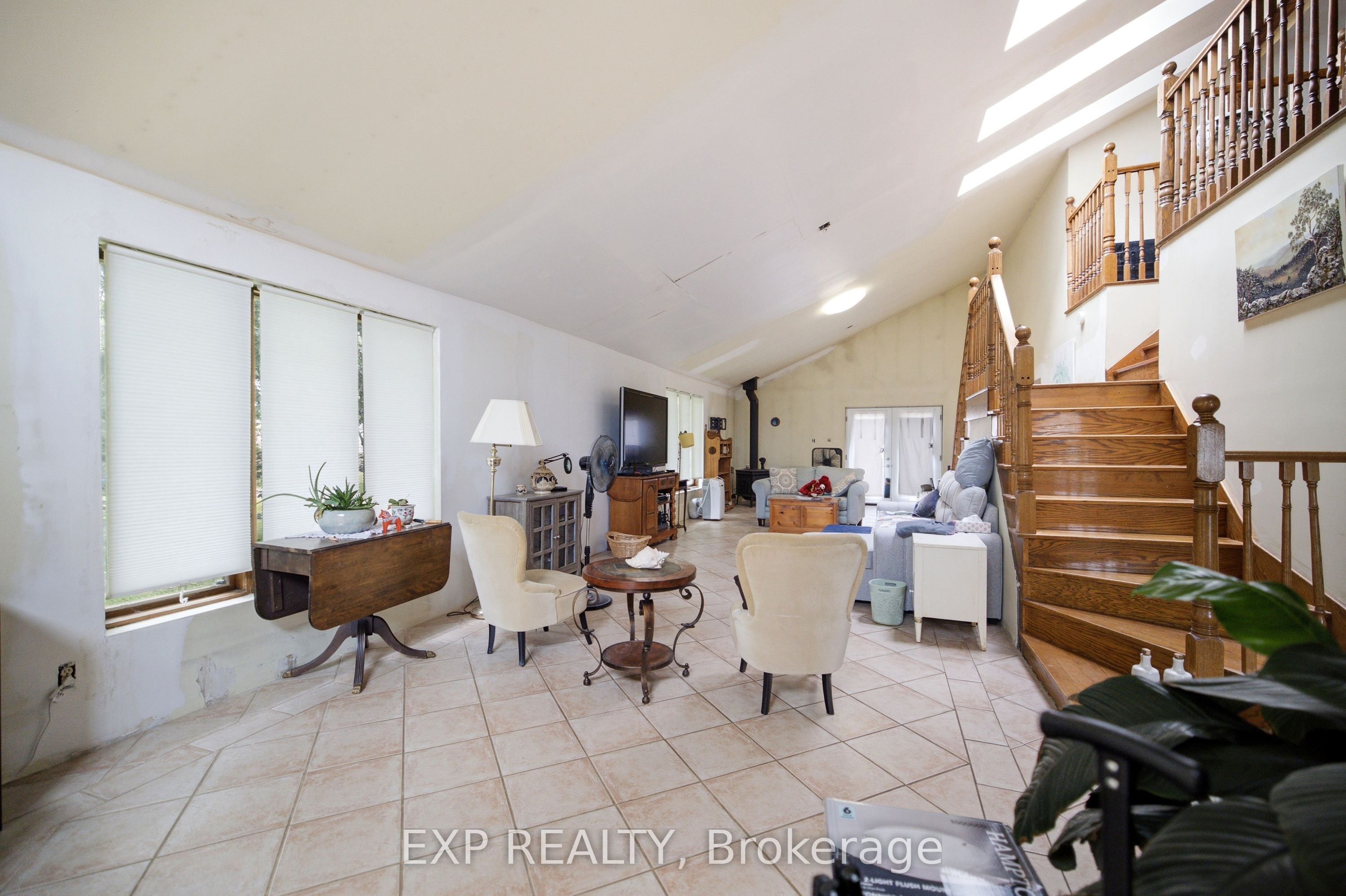 104 Sideroad 18 Road Property Photo 6