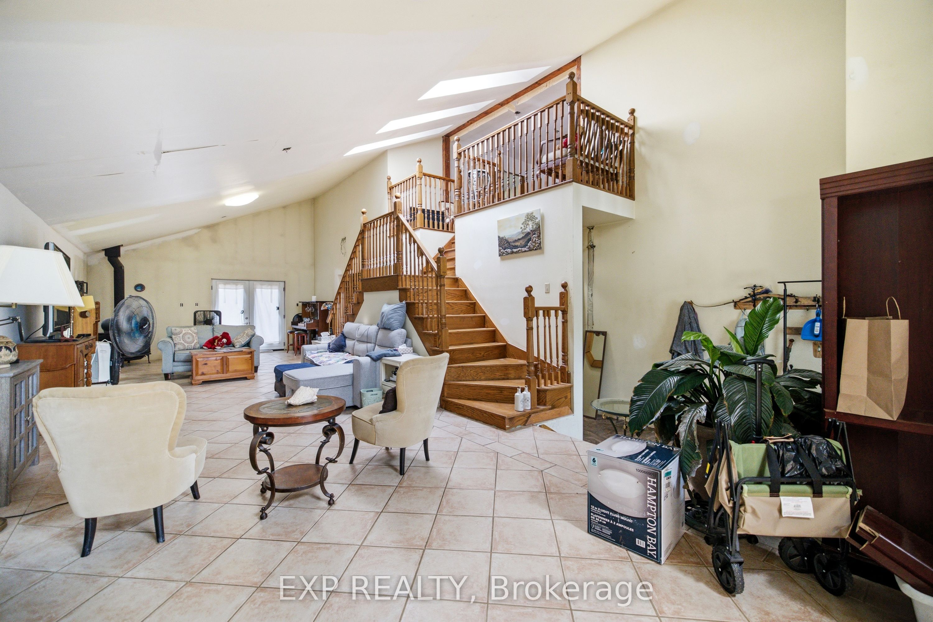 104 Sideroad 18 Road Property Photo 7