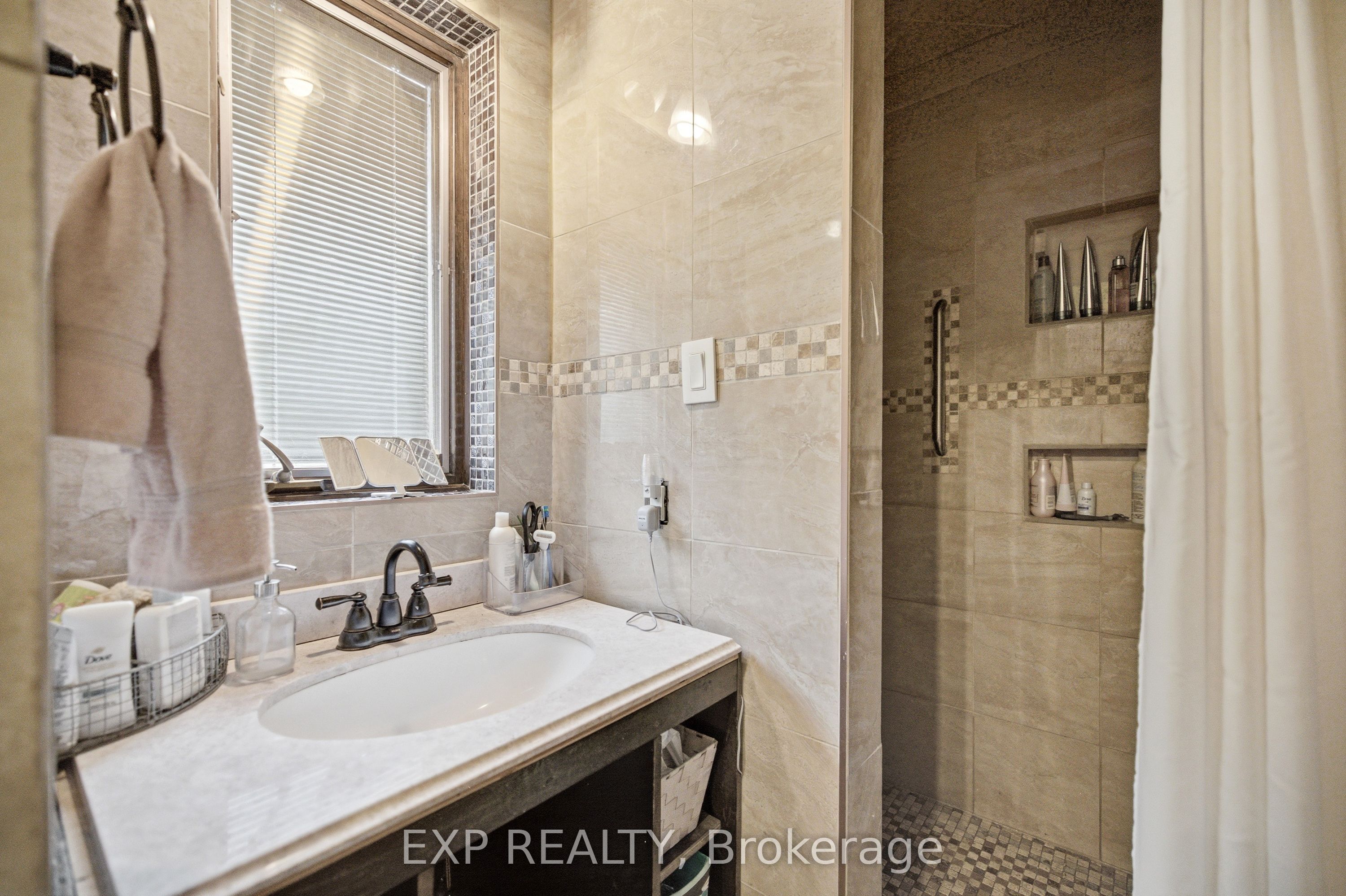 104 Sideroad 18 Road Property Photo 25