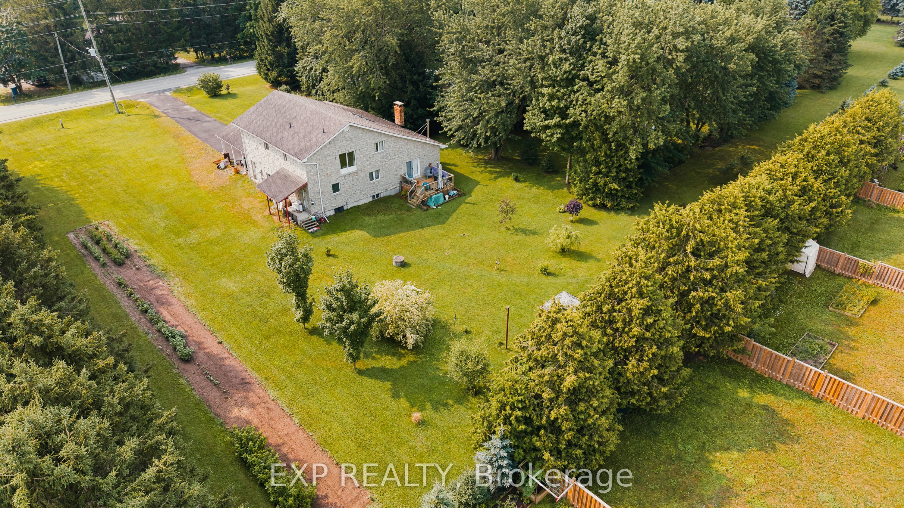 104 Sideroad 18 Road Property Photo 32