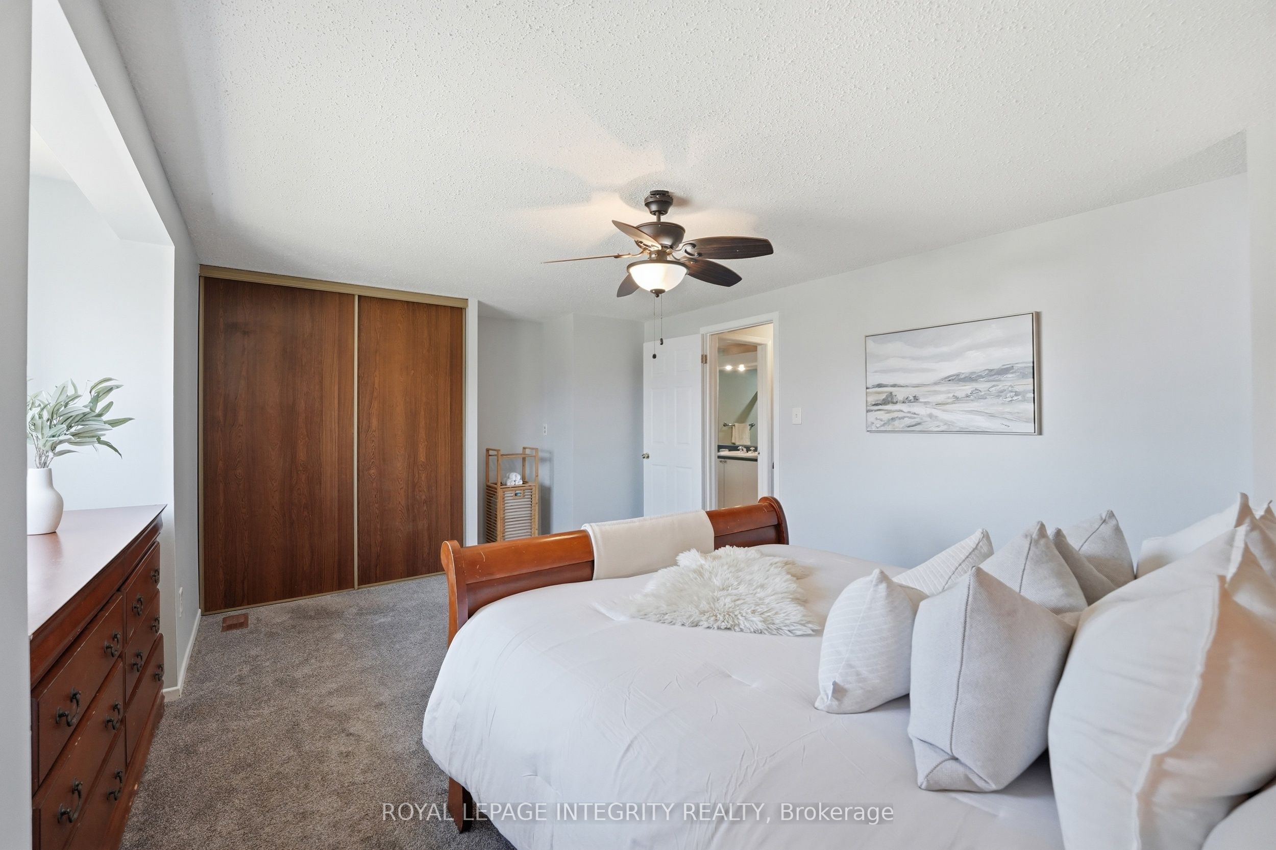776 Vinette Crescent Property Photo 10