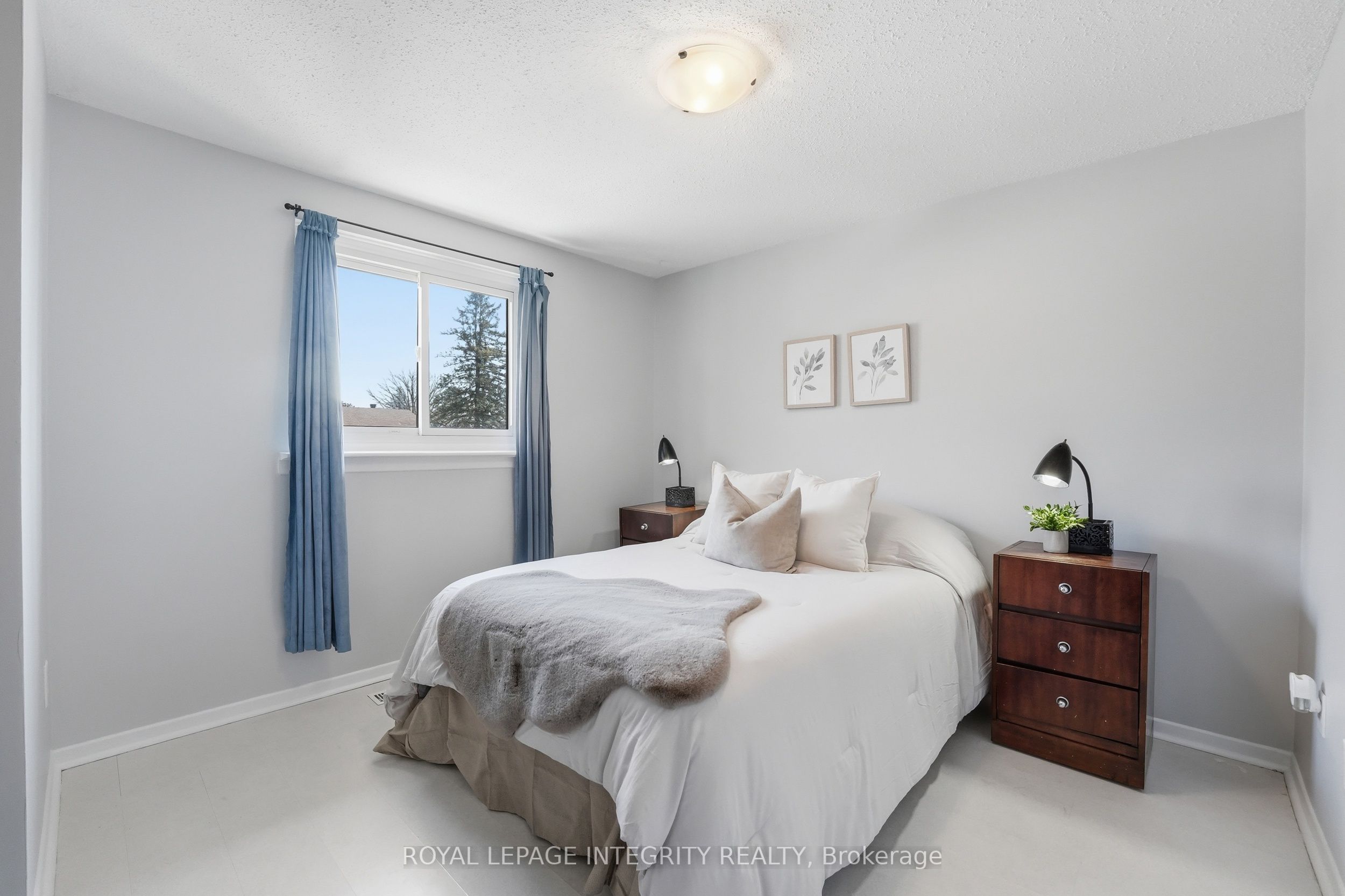 776 Vinette Crescent Property Photo 12
