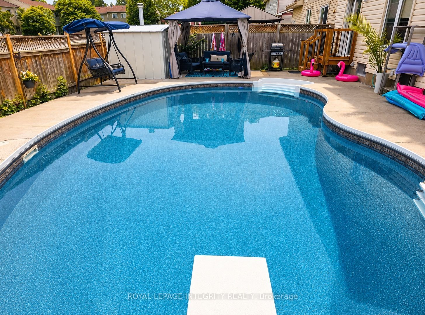 776 Vinette Crescent Property Photo 16
