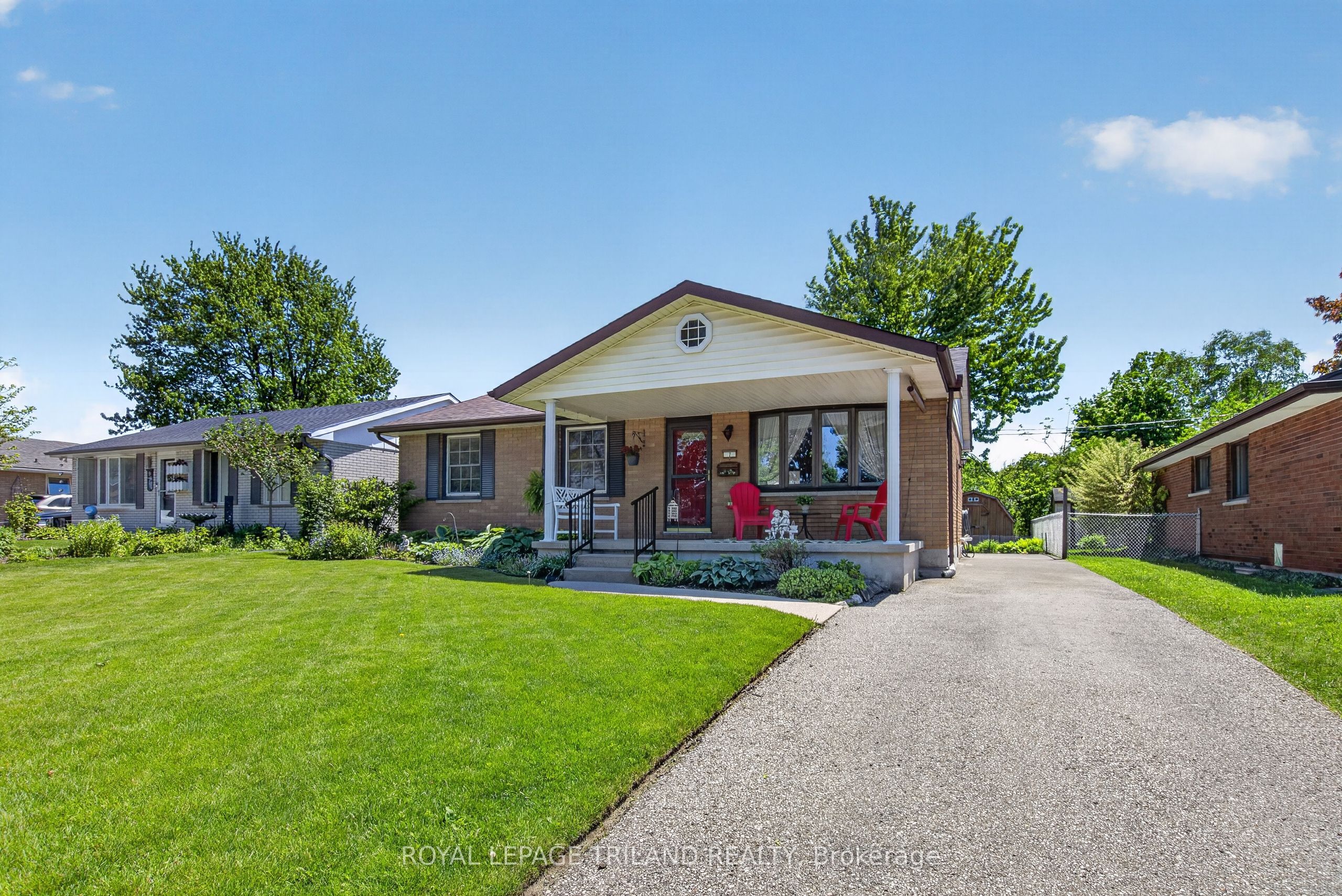 7 THOMPSON Avenue Property Photo 1