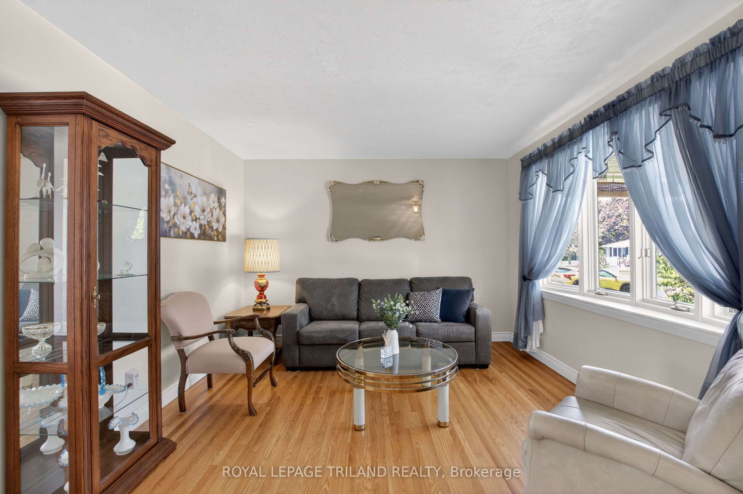 7 Thompson Avenue Property Photo 6