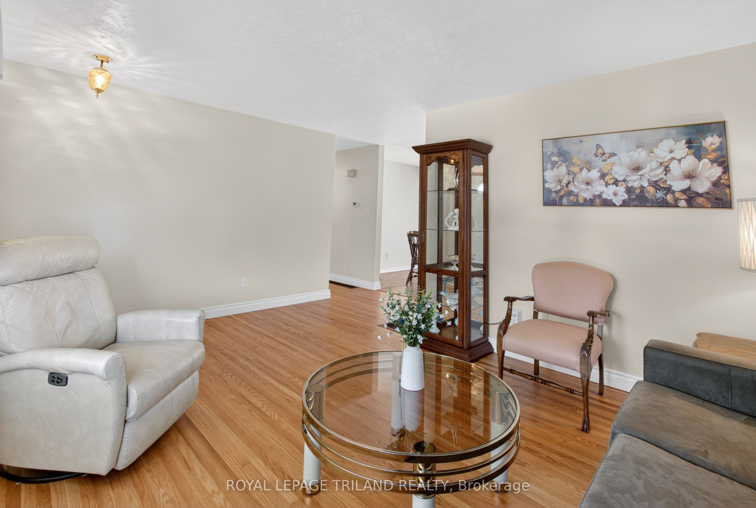 7 Thompson Avenue Property Photo 7