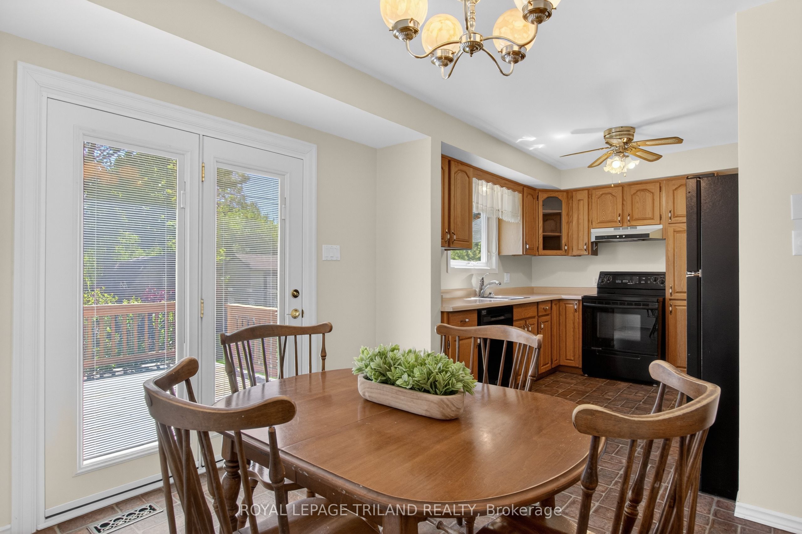 7 Thompson Avenue Property Photo 10