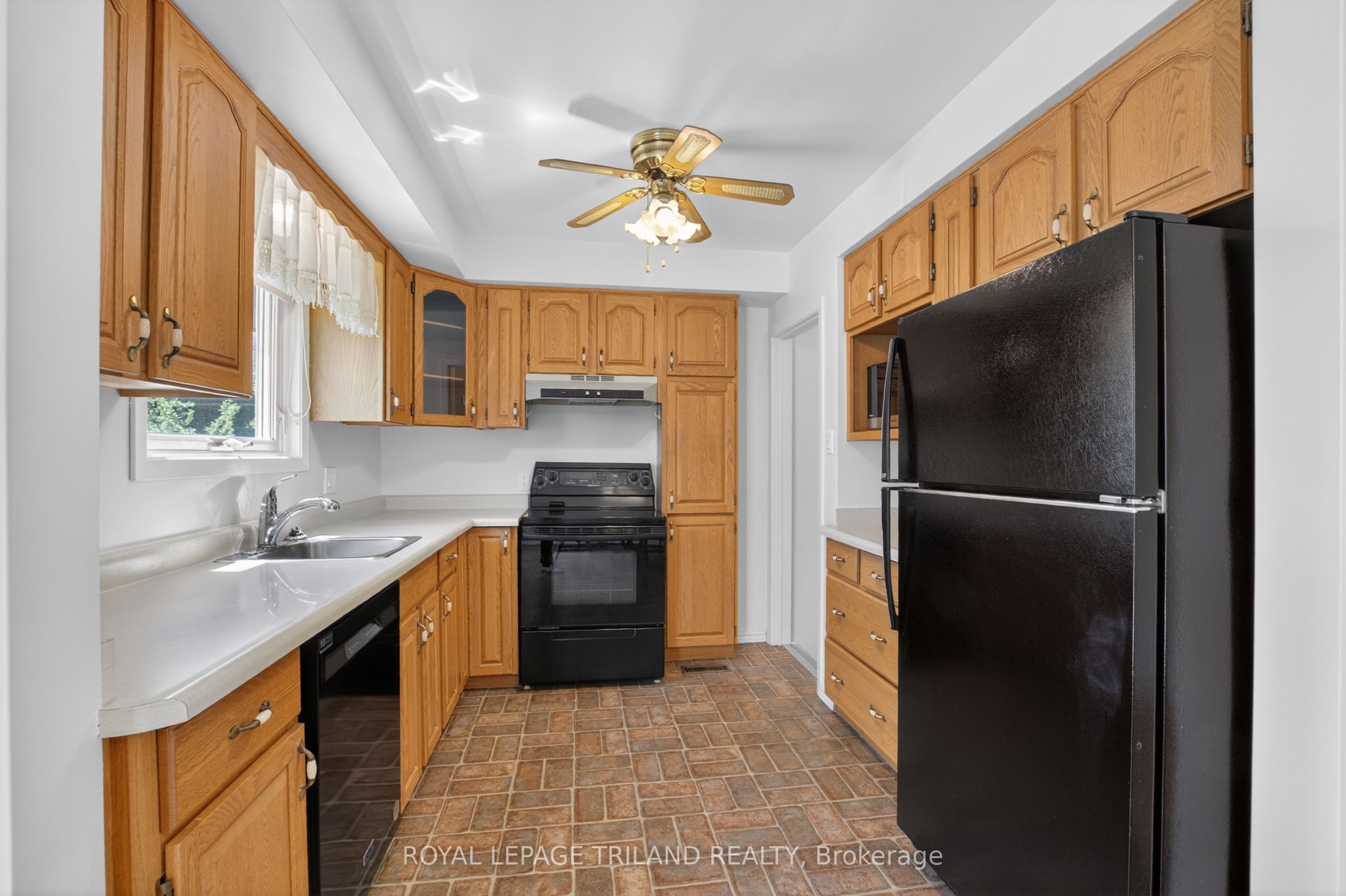 7 Thompson Avenue Property Photo 13