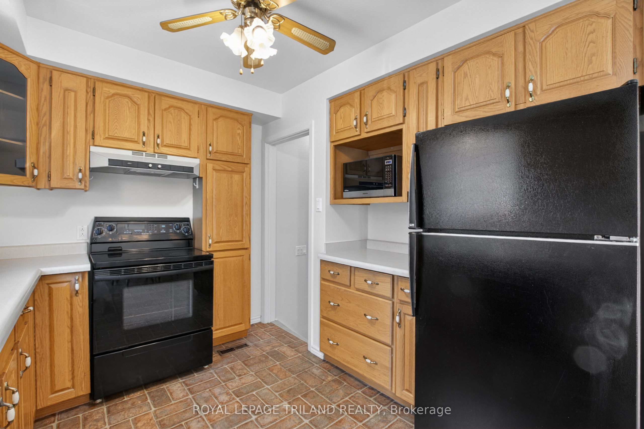 7 Thompson Avenue Property Photo 14