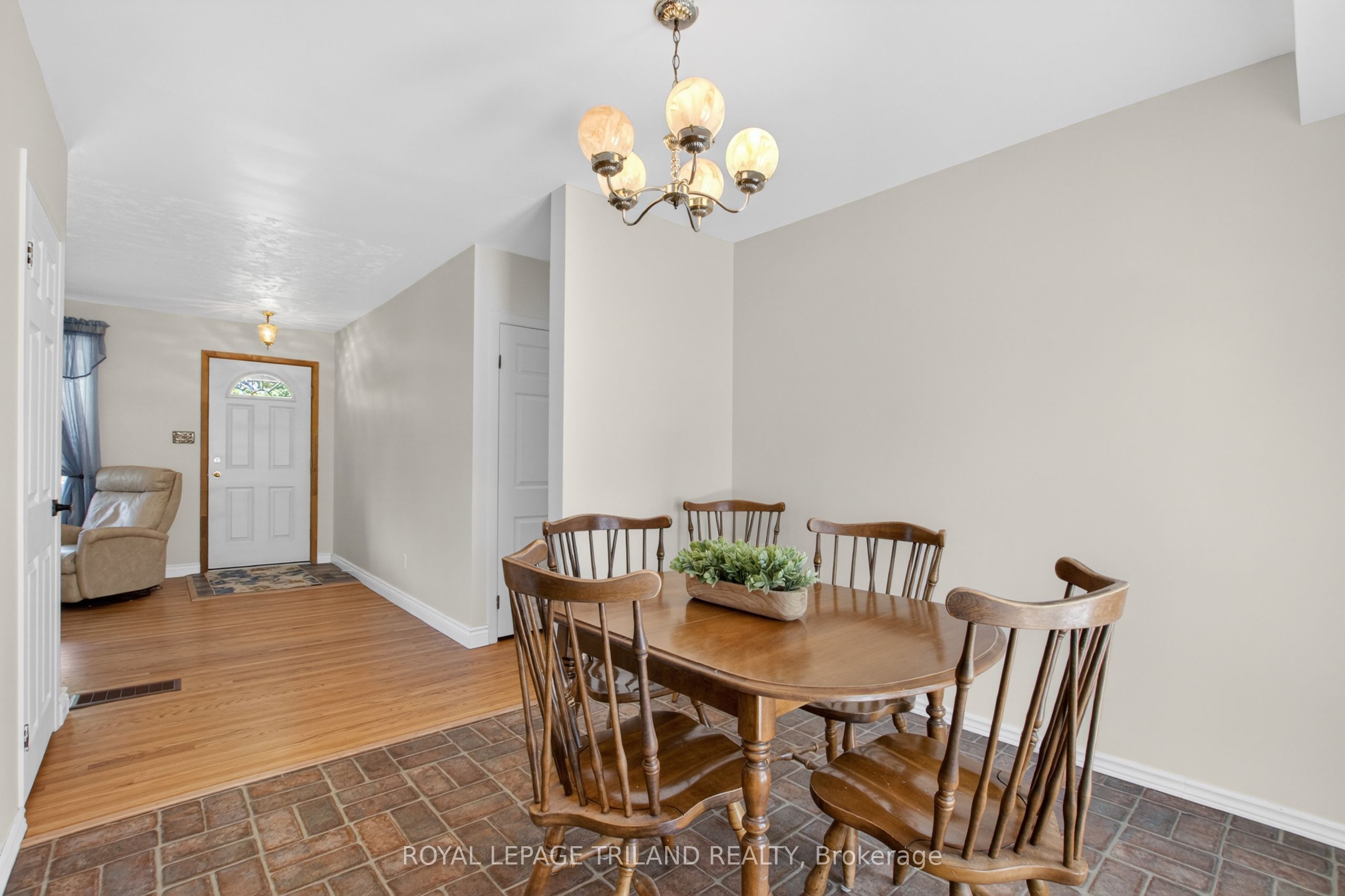 7 Thompson Avenue Property Photo 15