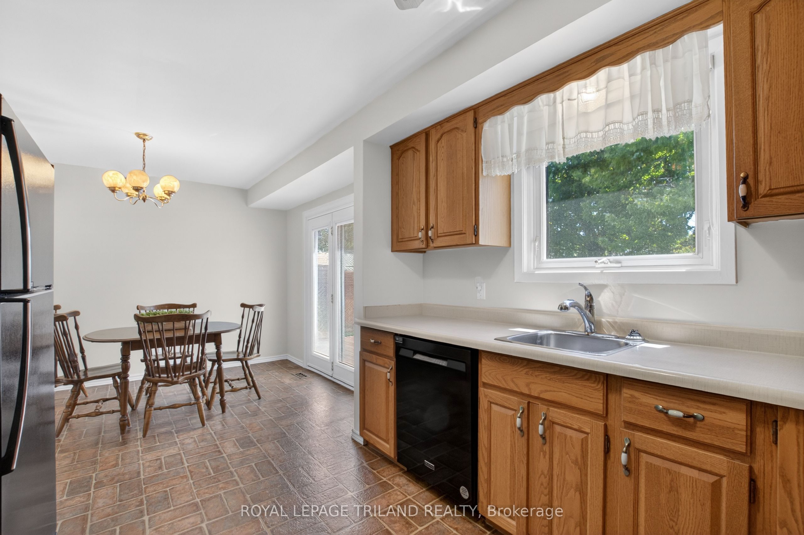 7 Thompson Avenue Property Photo 16