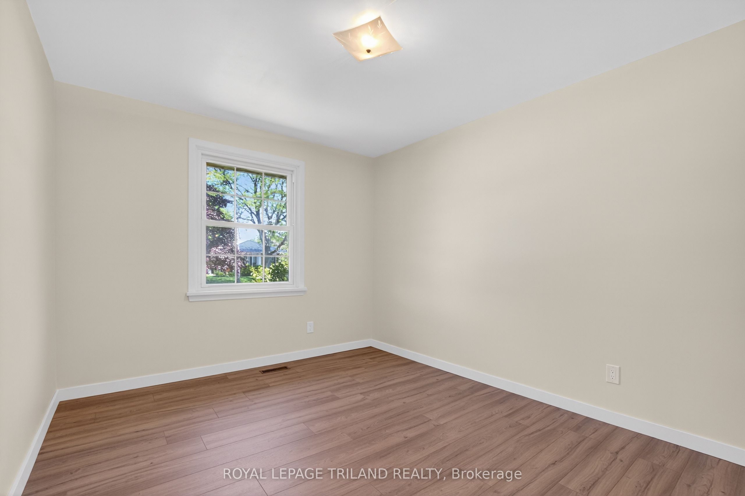 7 Thompson Avenue Property Photo 19