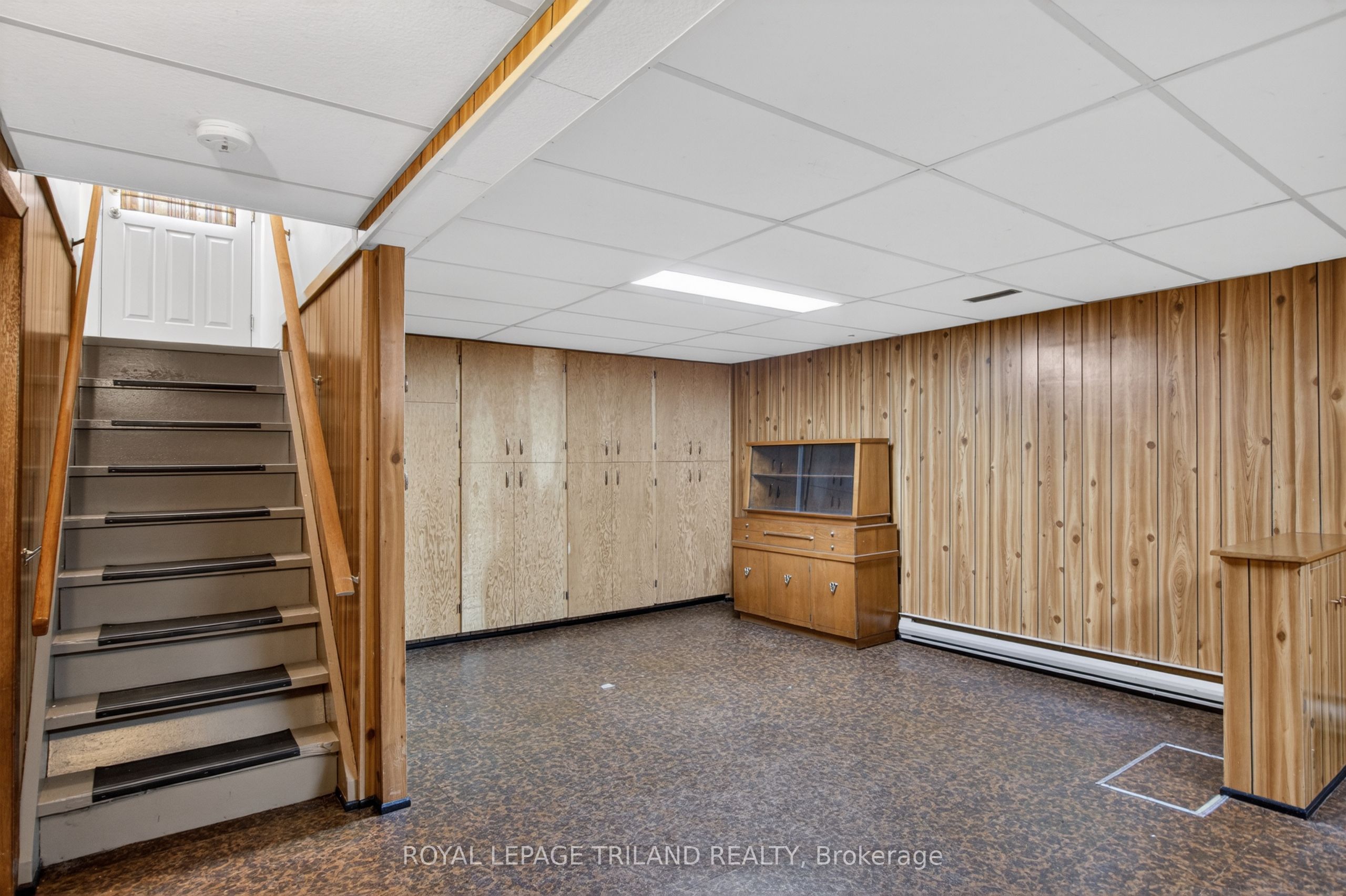 7 Thompson Avenue Property Photo 27