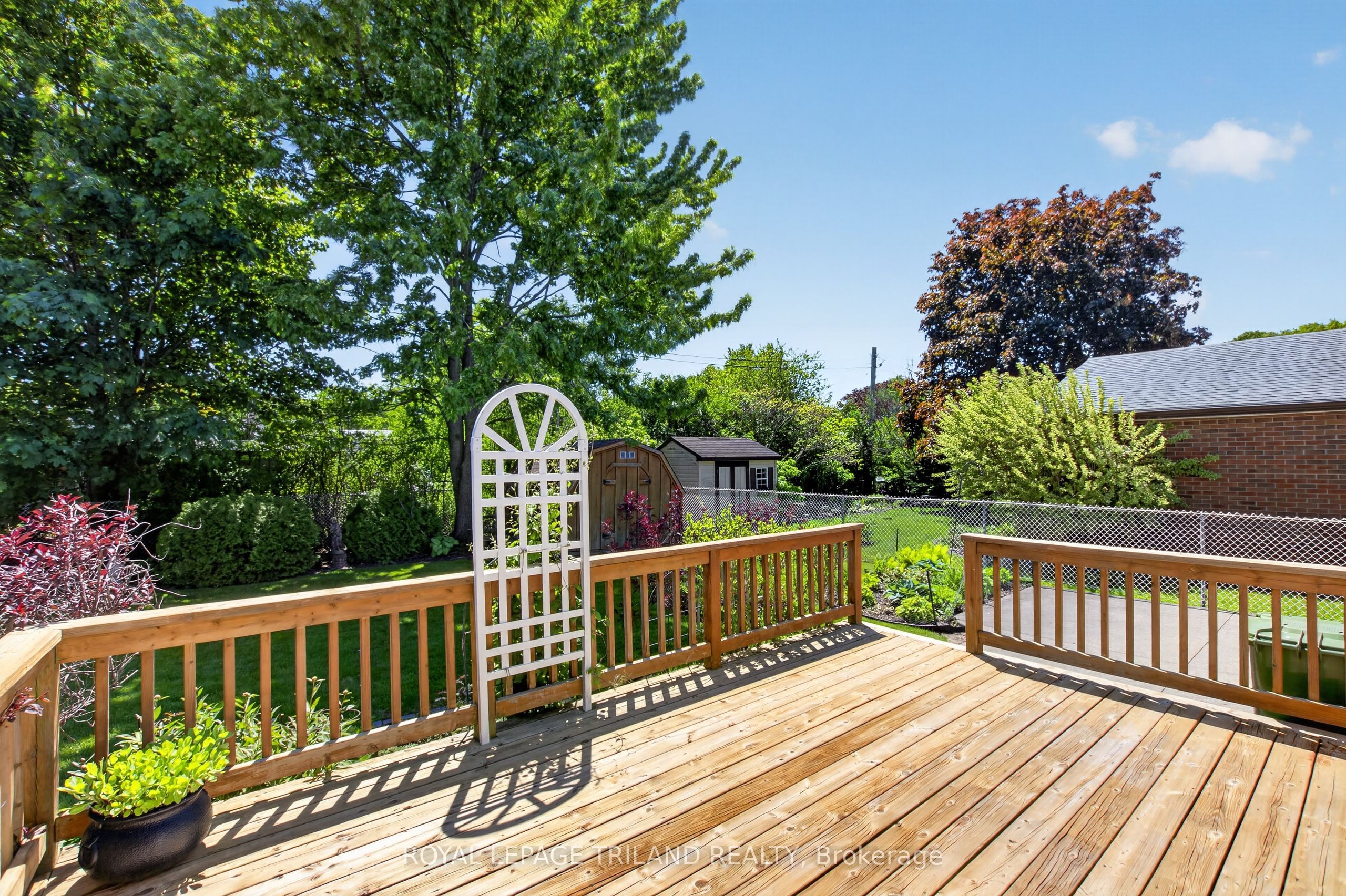 7 Thompson Avenue Property Photo 35