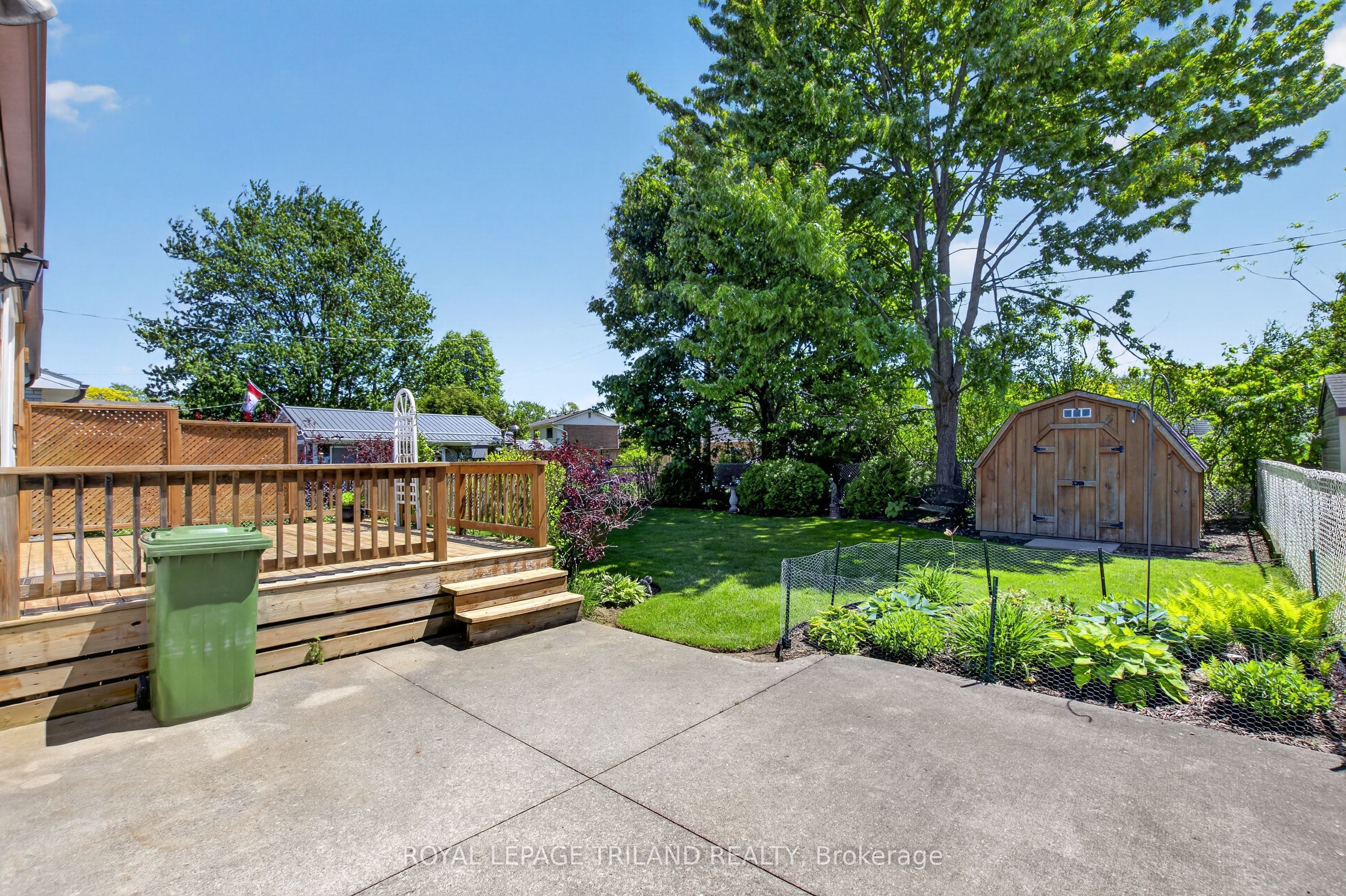 7 Thompson Avenue Property Photo 37