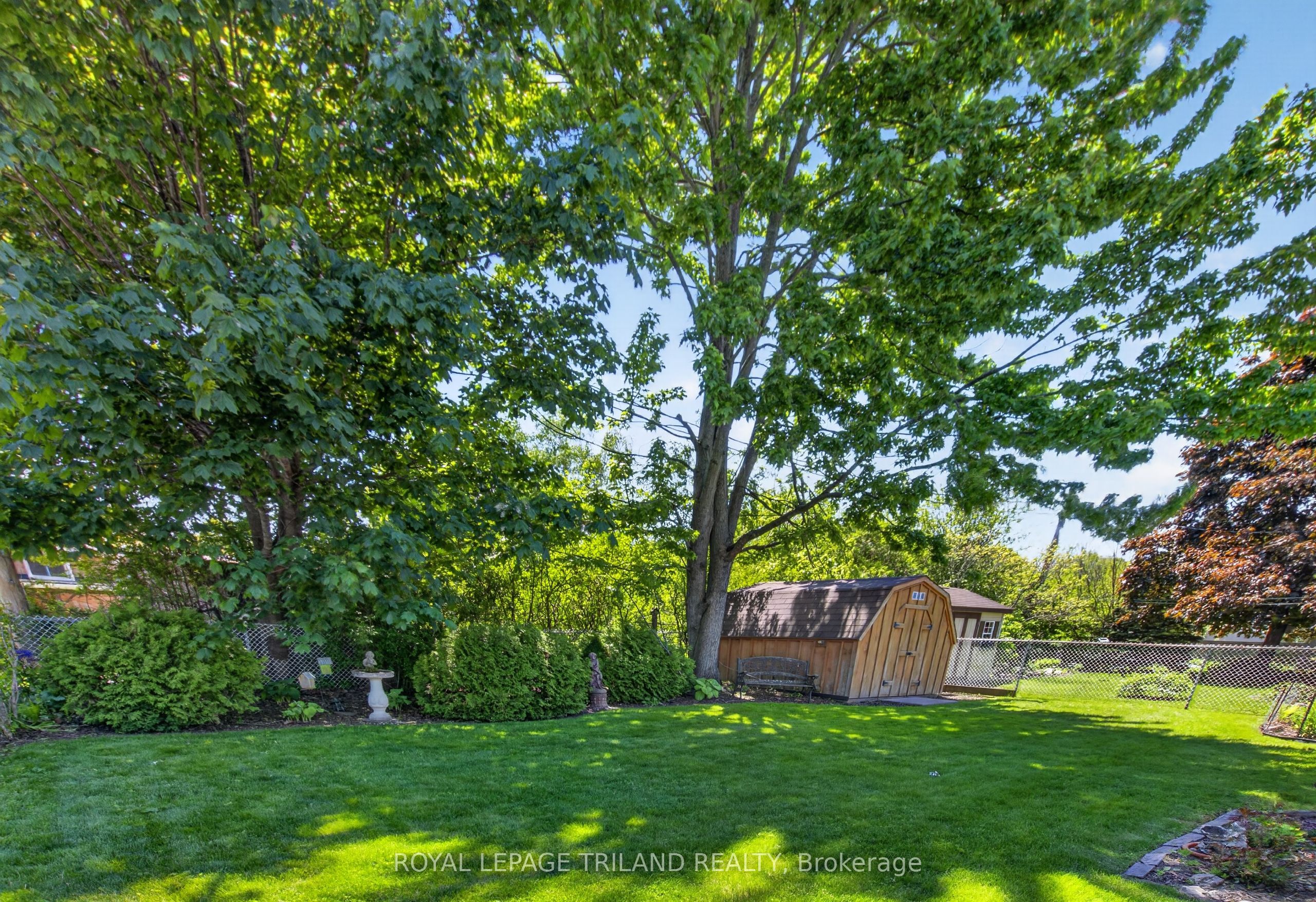 7 Thompson Avenue Property Photo 40