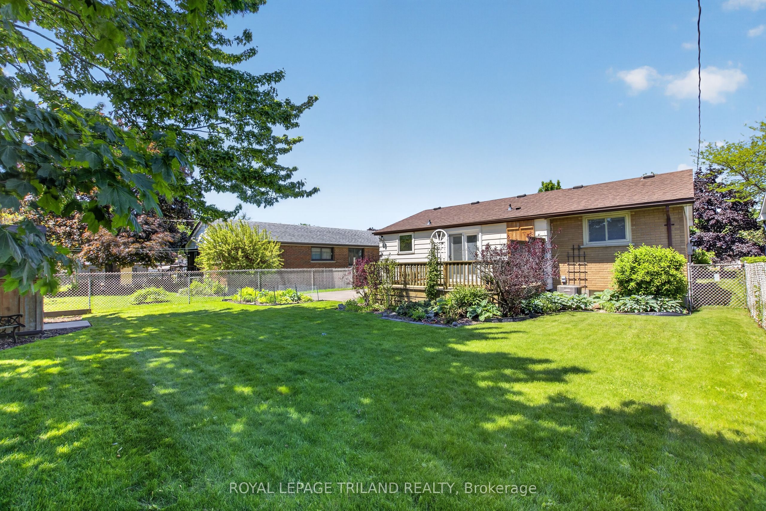 7 Thompson Avenue Property Photo 43
