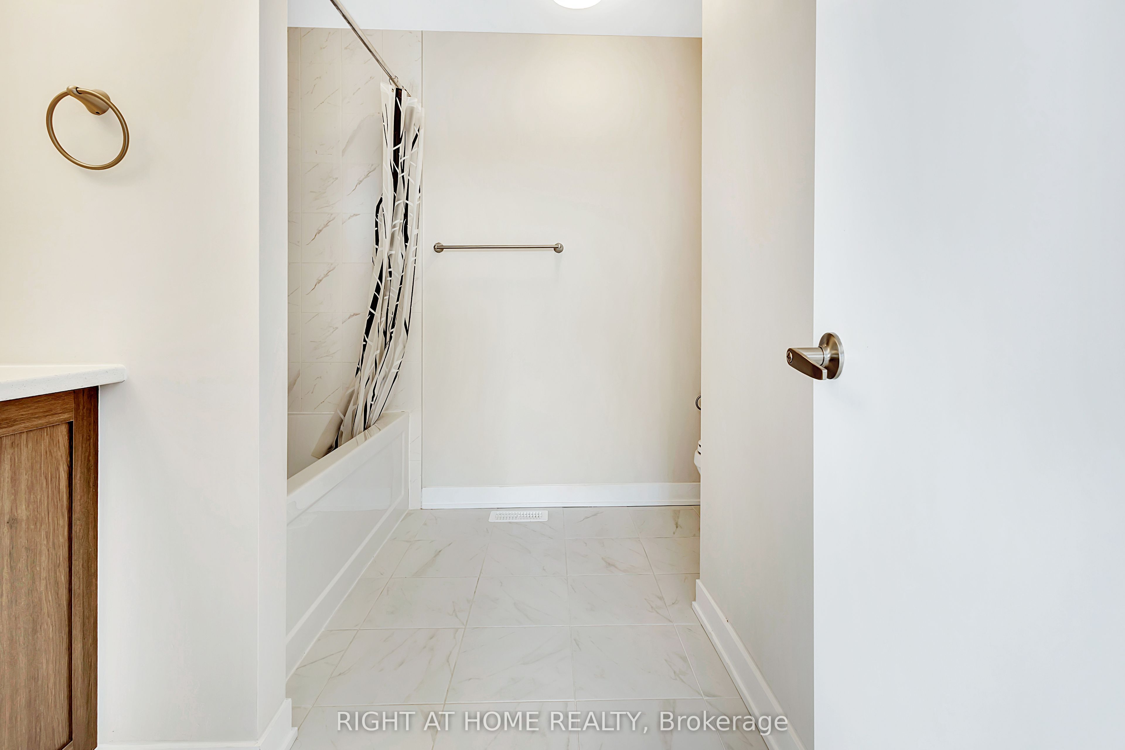 106 Beebalm Crescent Property Photo 17