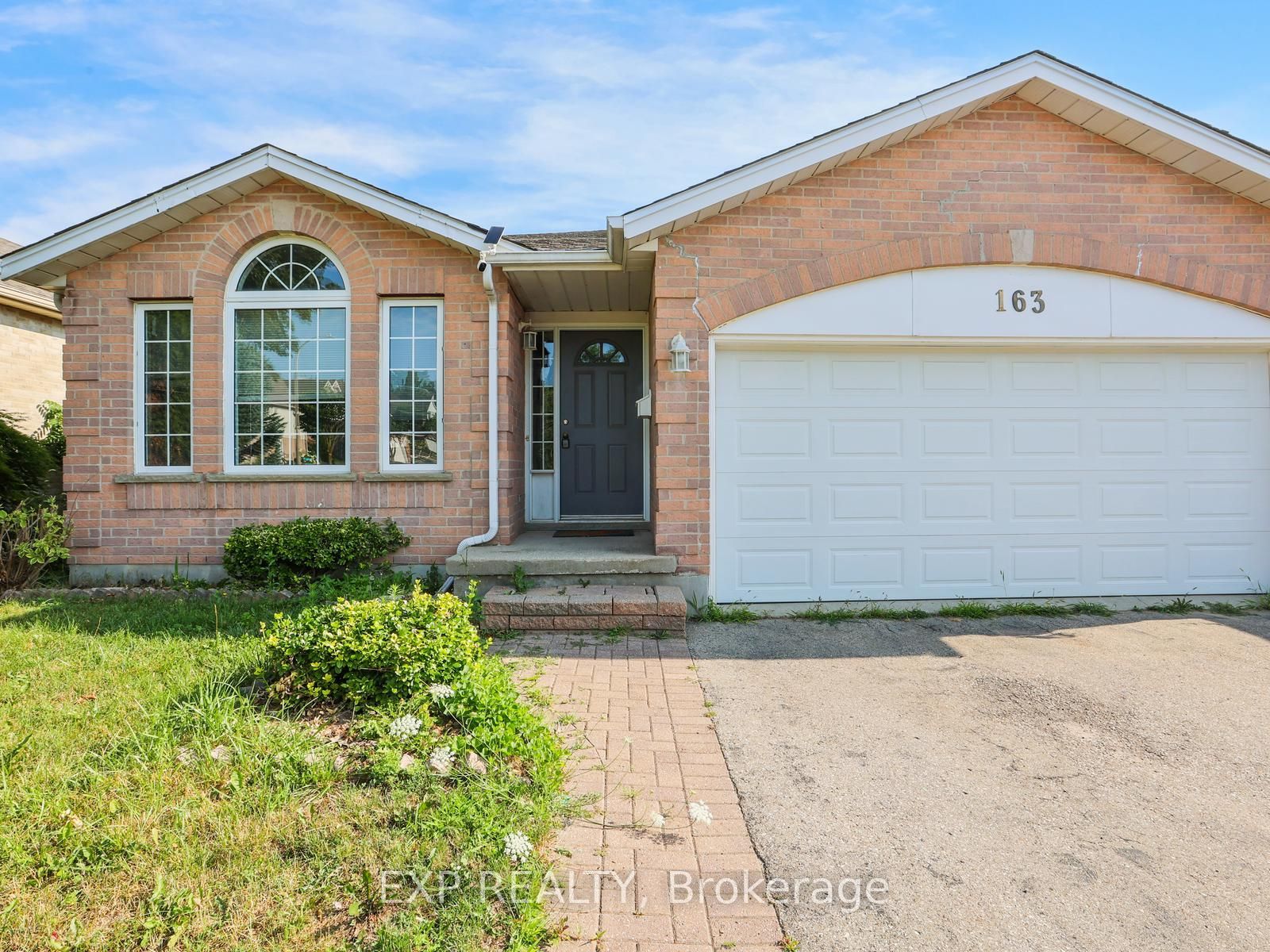 163 Daimler Drive Property Photo 2
