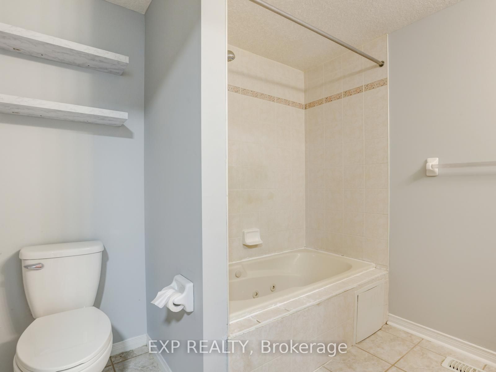 163 Daimler Drive Property Photo 31