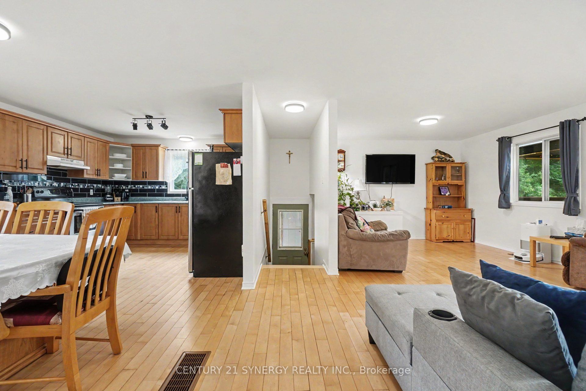 1409 Baker Road Property Photo 6