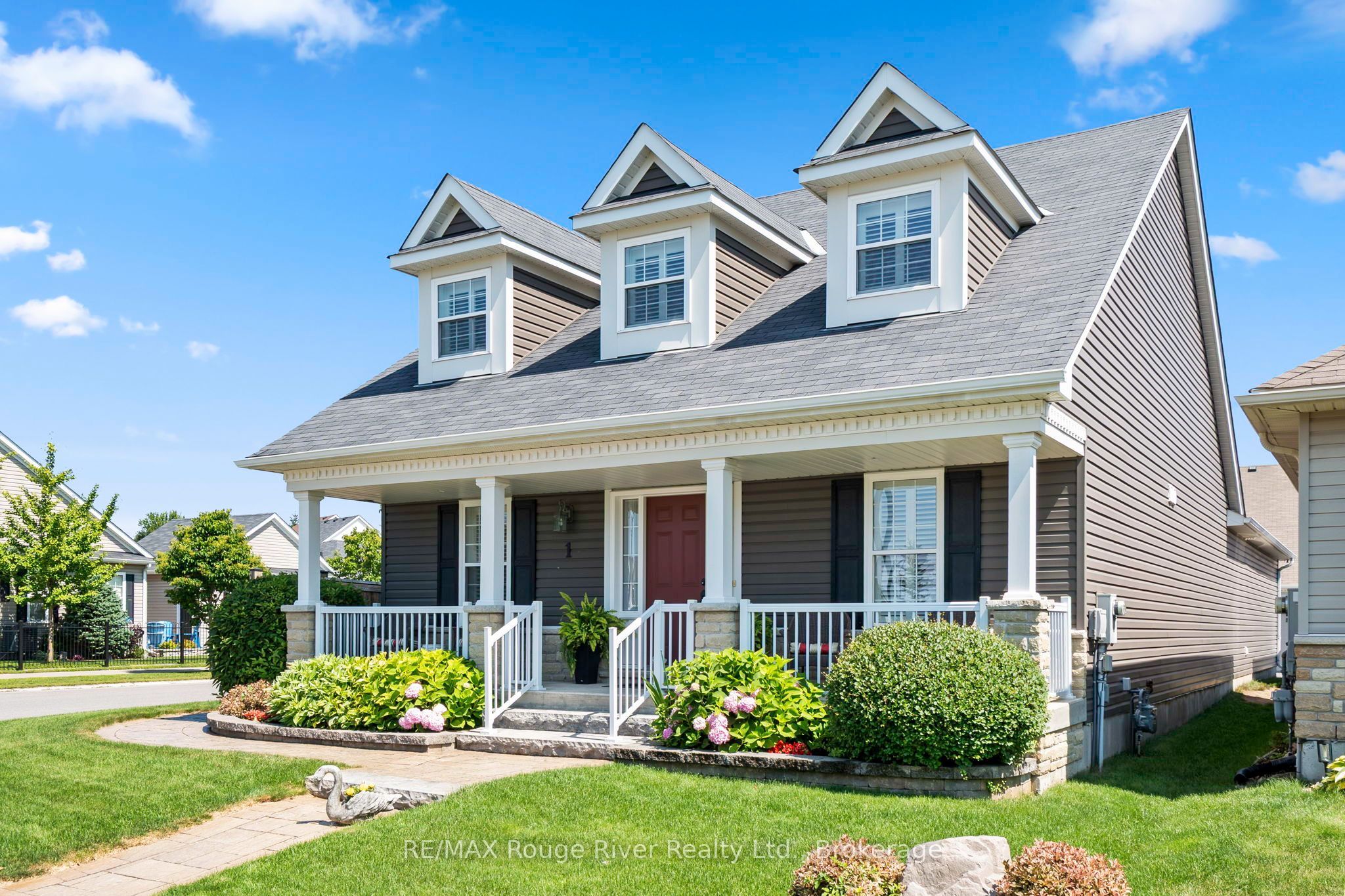 1 Greenaway Circle Property Photo 1