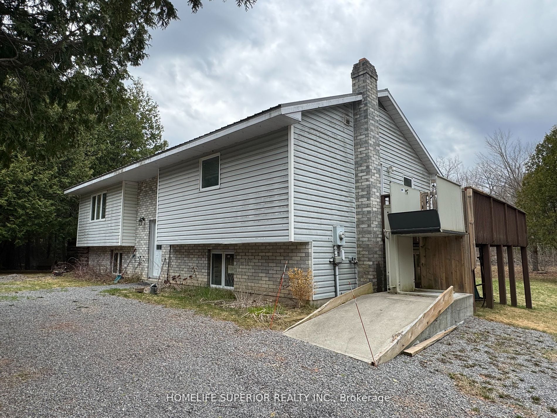 985 Twiddy Road Property Photo 3