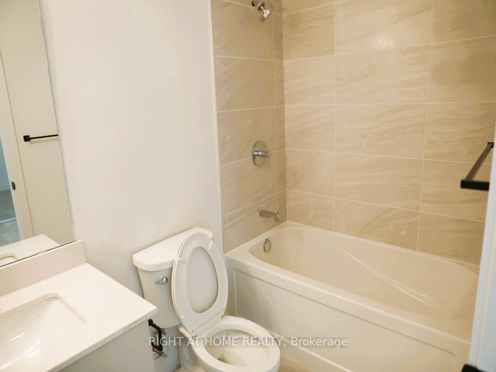 2782 Barton Street N 903 Property Photo 10