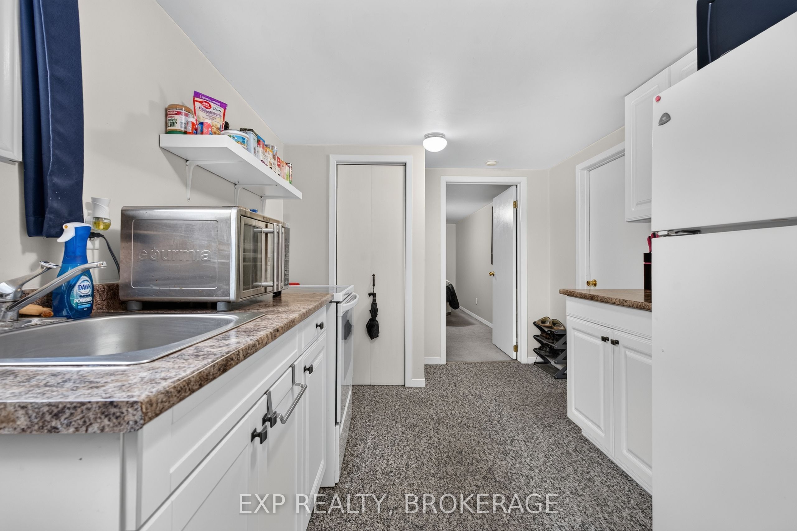 885 Larchwood Crescent Property Photo 19