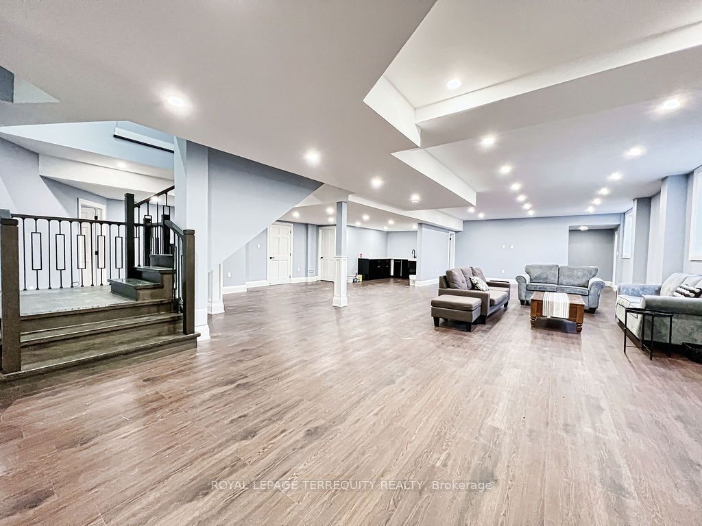 9 Rustlewood Avenue Property Photo 25