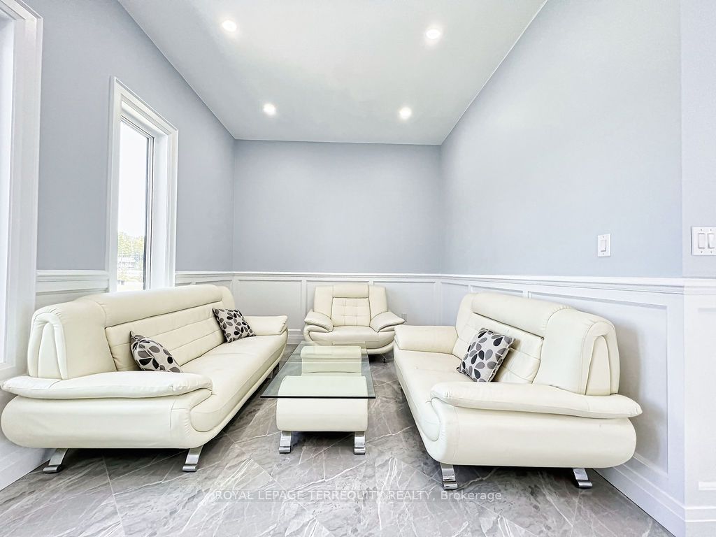 9 Rustlewood Avenue Property Photo 31