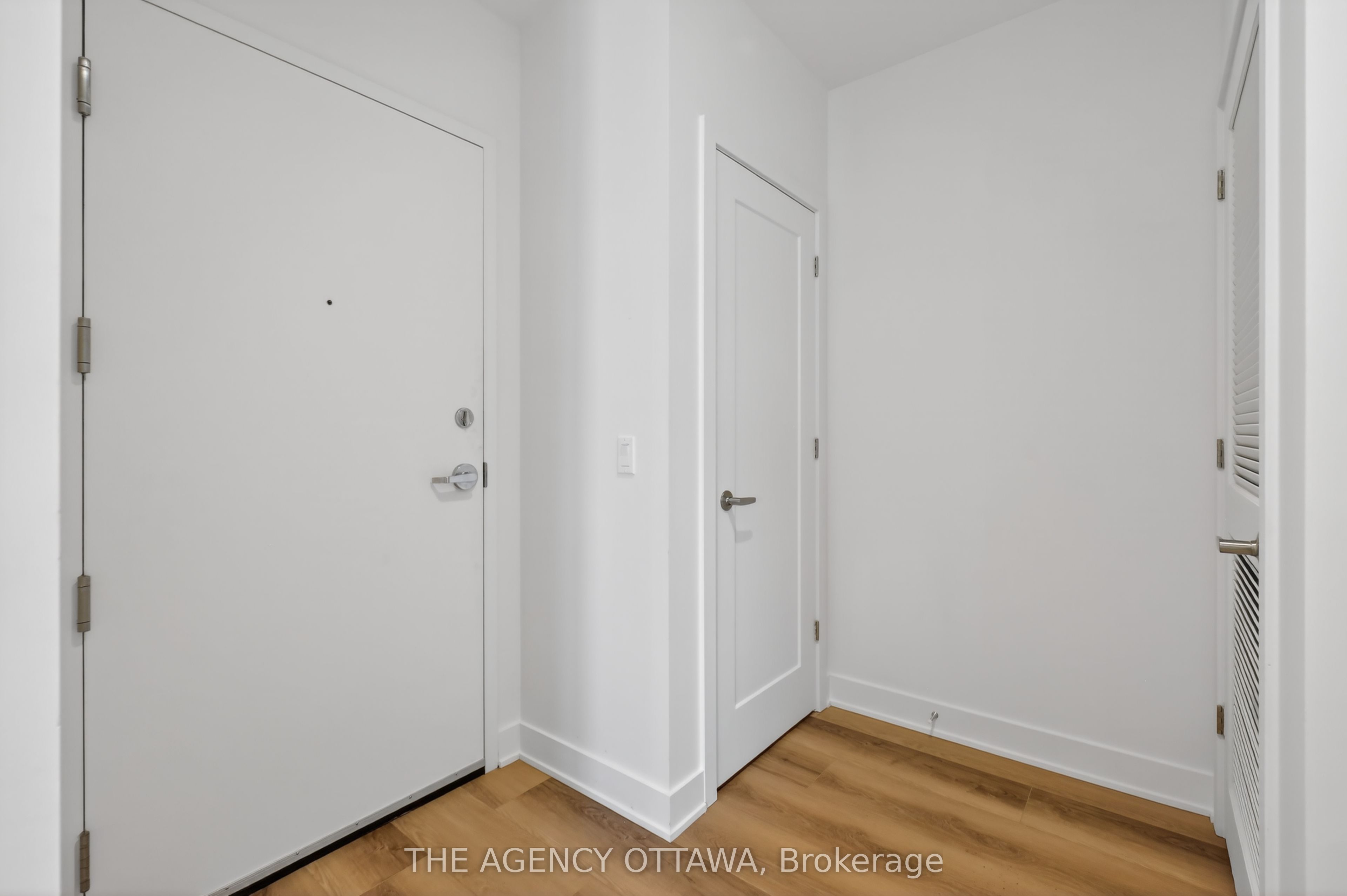 3085 Riverside Drive 209 Property Photo 5