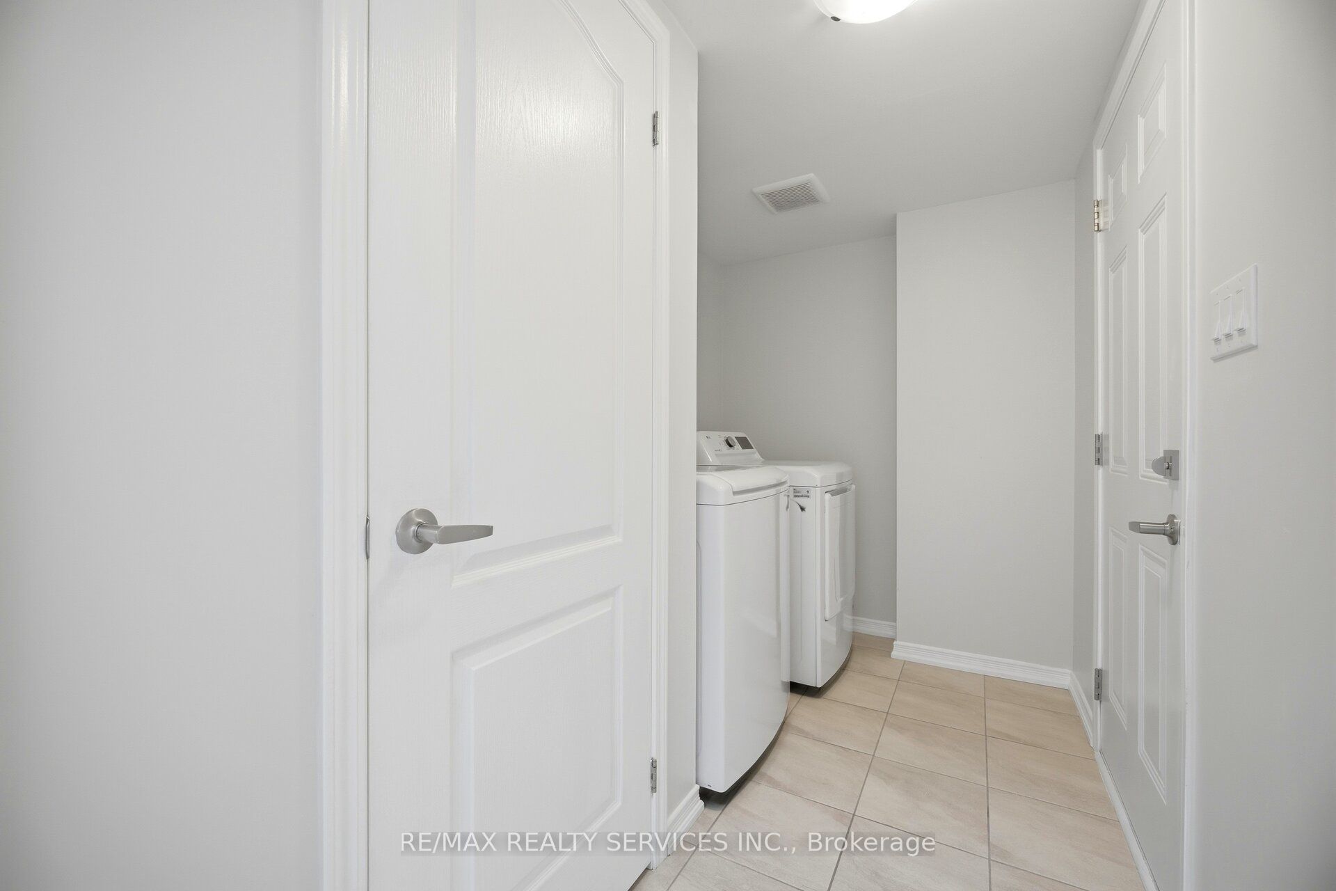 250 Esther Crescent Property Photo 35