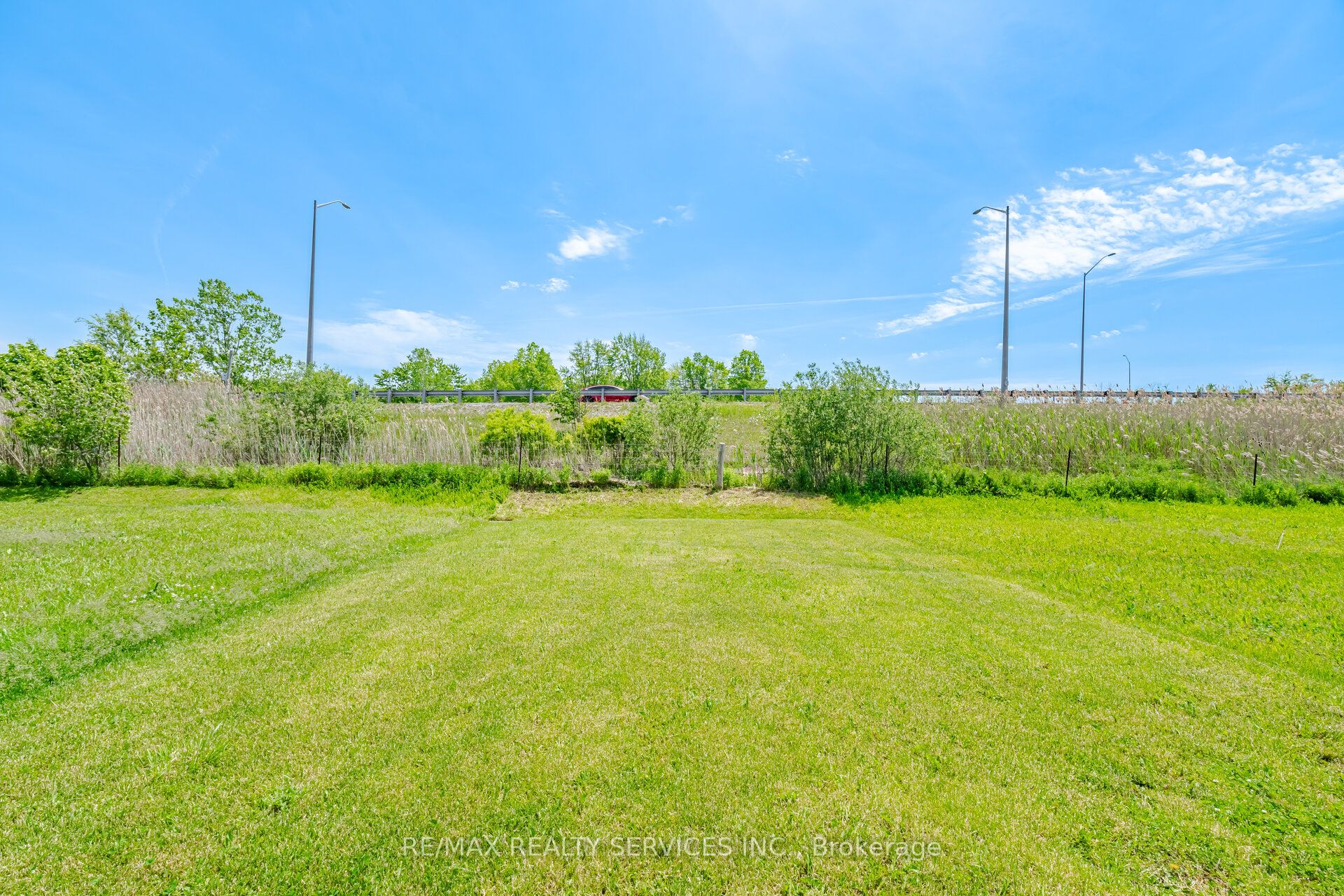 250 Esther Crescent Property Photo 40