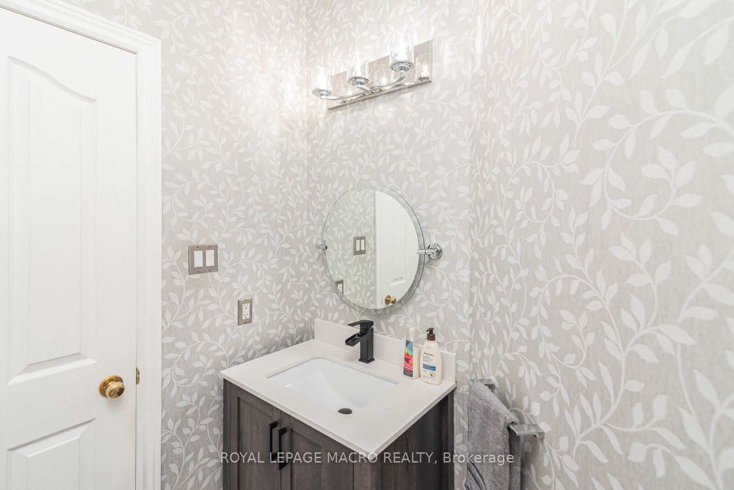 102 Willow Lane Property Photo 18