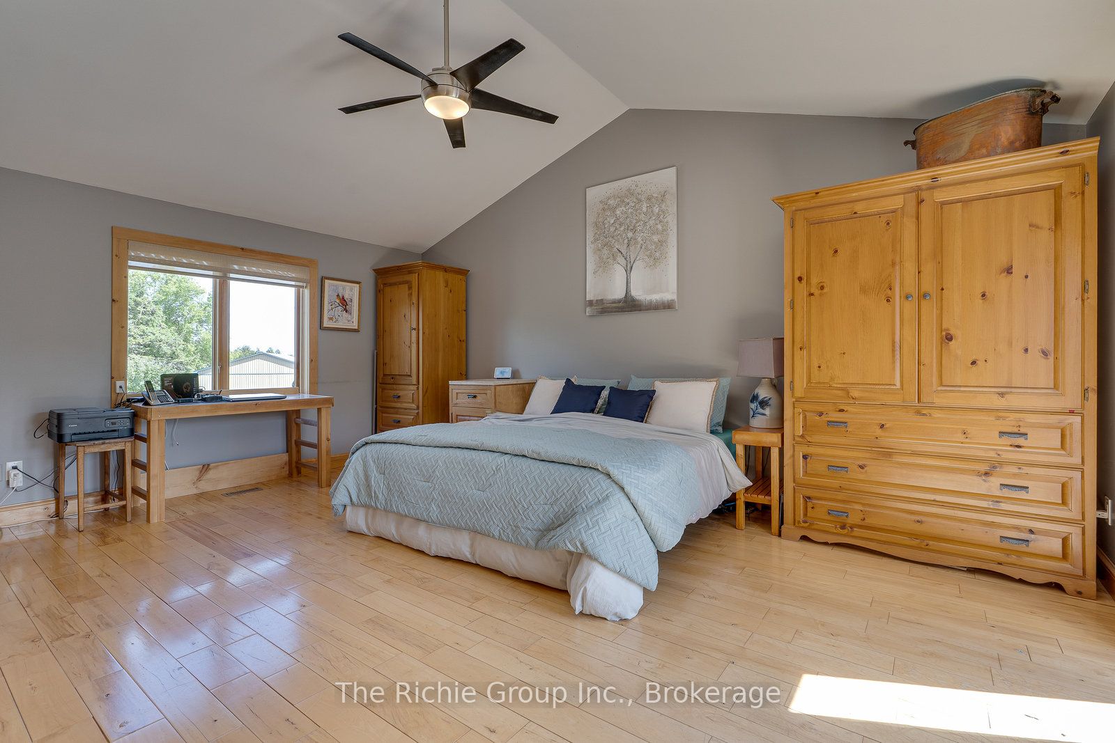 954461 7th Line Ehs Line Property Photo 16