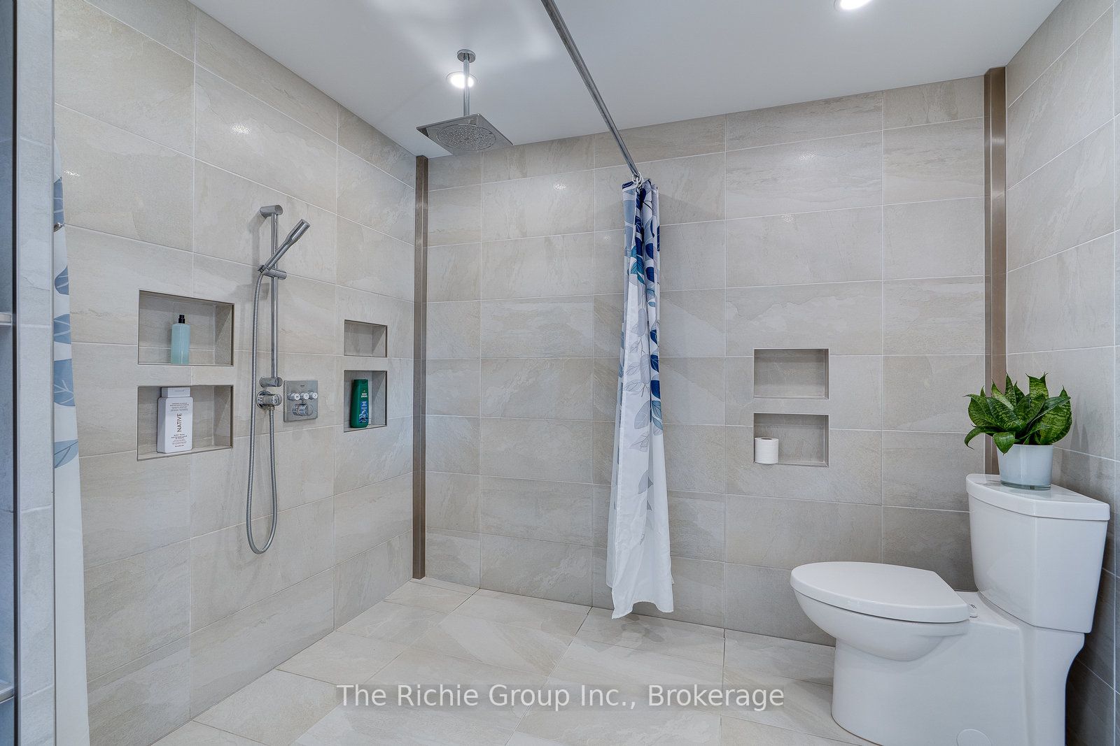 954461 7th Line Ehs Line Property Photo 17