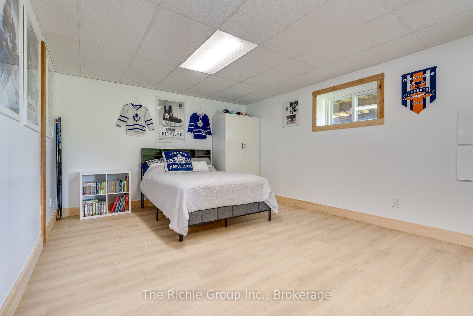 954461 7th Line Ehs Line Property Photo 25