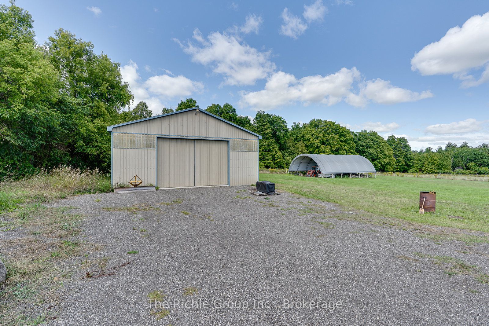 954461 7th Line Ehs Line Property Photo 35