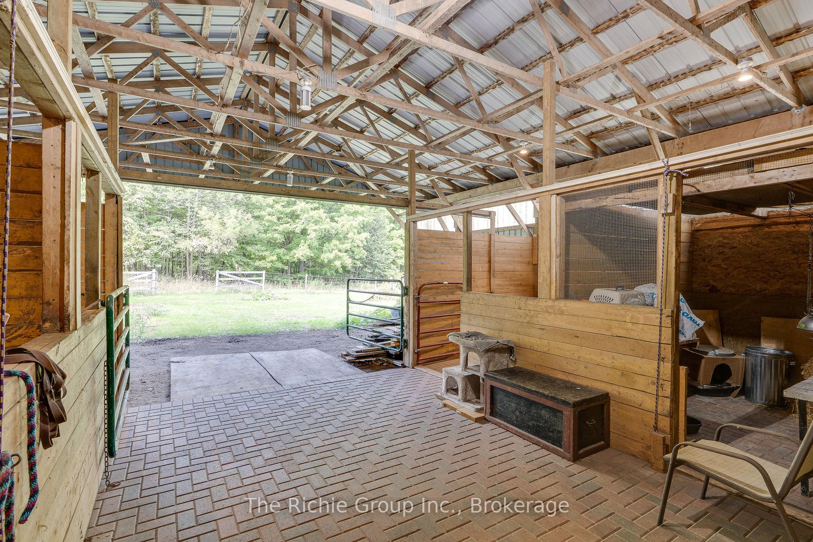 954461 7th Line Ehs Line Property Photo 37